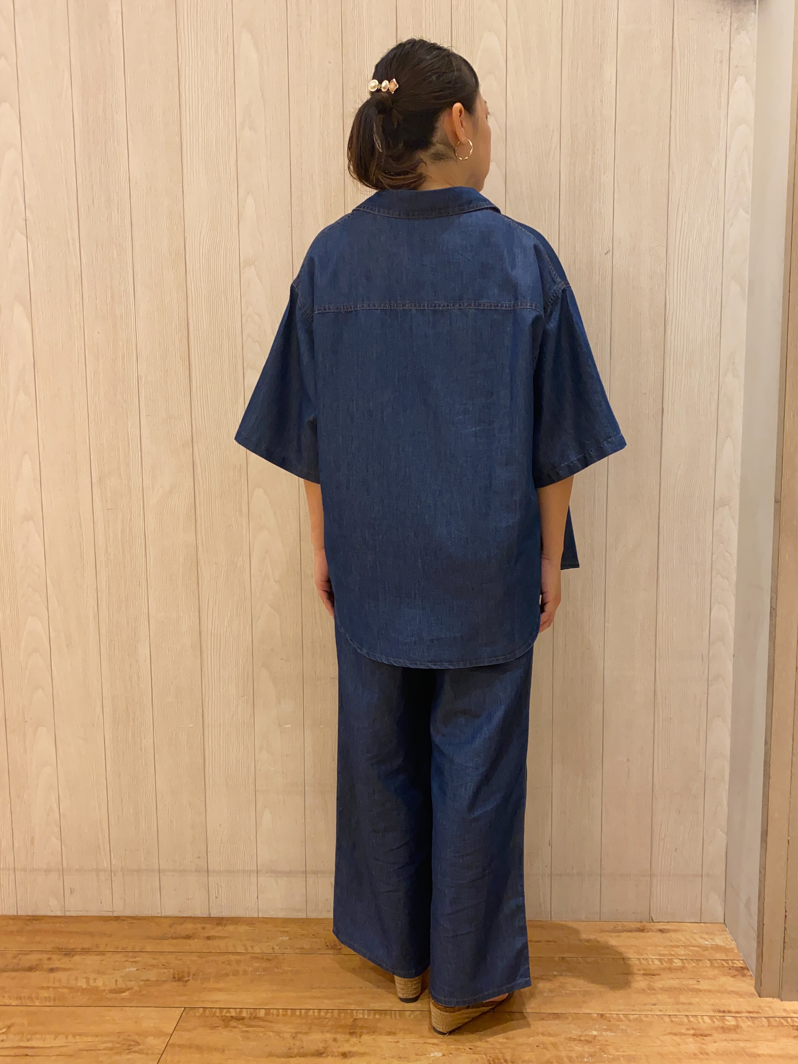 makiさんの「SHOO･LA･RUE｜【洗濯機可/体型カバー/S-LL】レース使いがポイント デザインTシャツ」を使ったコーディネート
