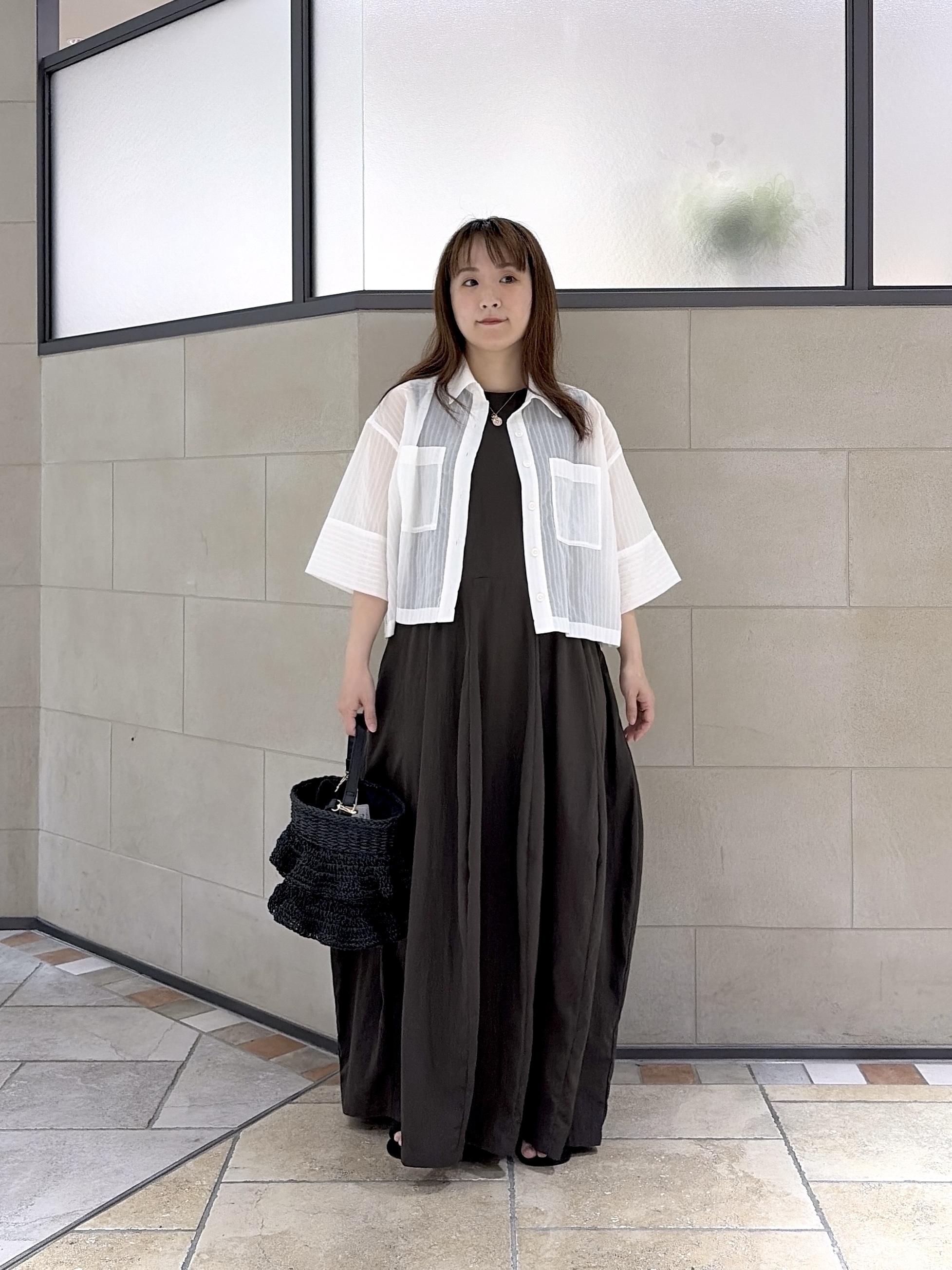 よねさんの「INDIVI｜ボックスシルエットシアーシャツ【接触冷感】」を使ったコーディネート