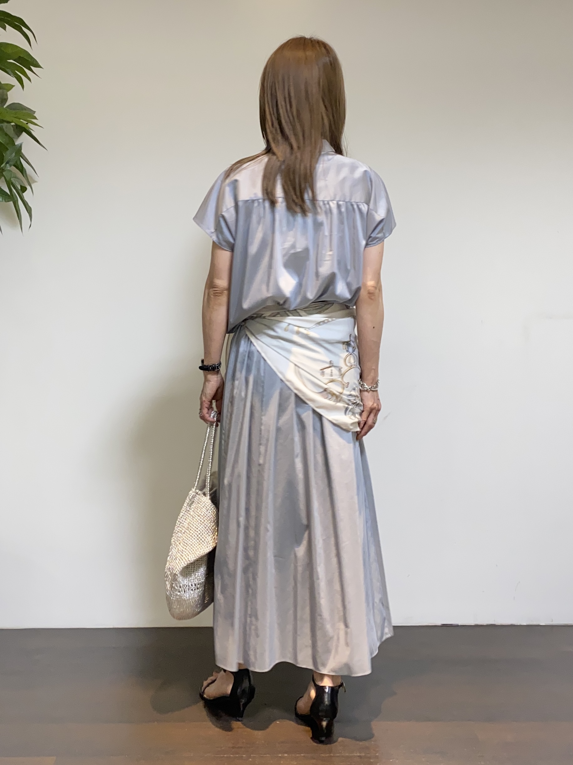 tomoさんの「UNTITLED｜【7色展開/ゆったり/ショート丈】シアートリコットカーディガン」を使ったコーディネート
