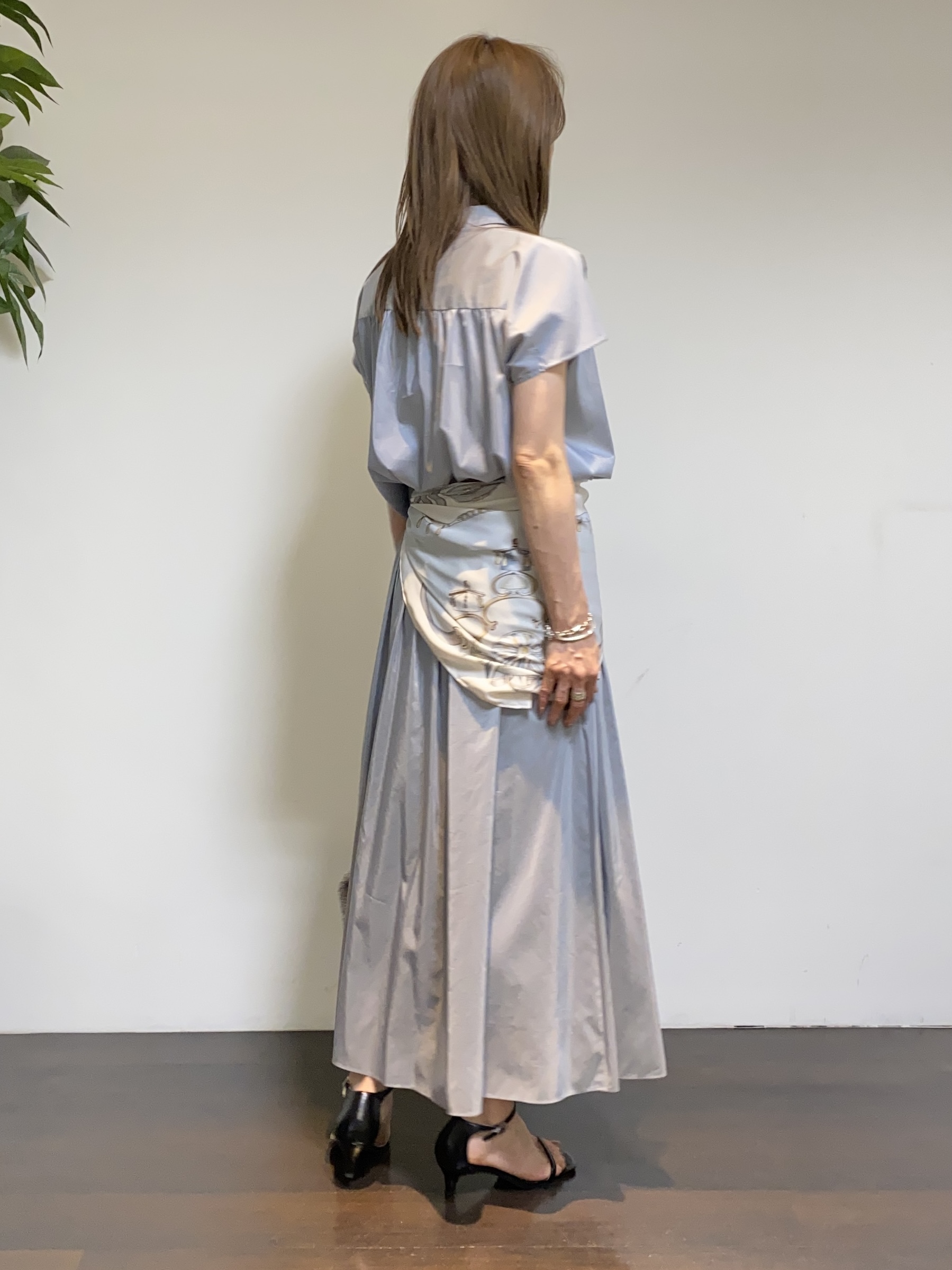 tomoさんの「UNTITLED｜【7色展開/ゆったり/ショート丈】シアートリコットカーディガン」を使ったコーディネート