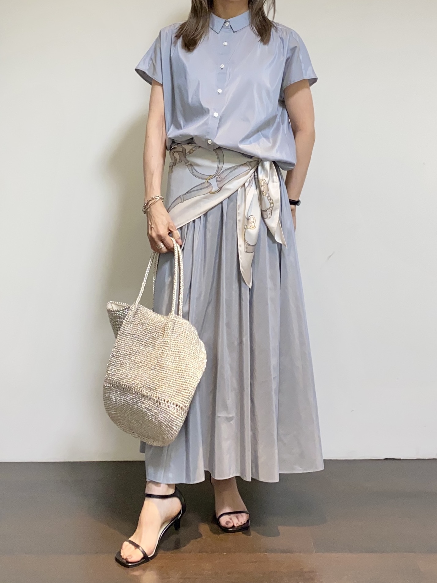 tomoさんの「UNTITLED｜【7色展開/ゆったり/ショート丈】シアートリコットカーディガン」を使ったコーディネート