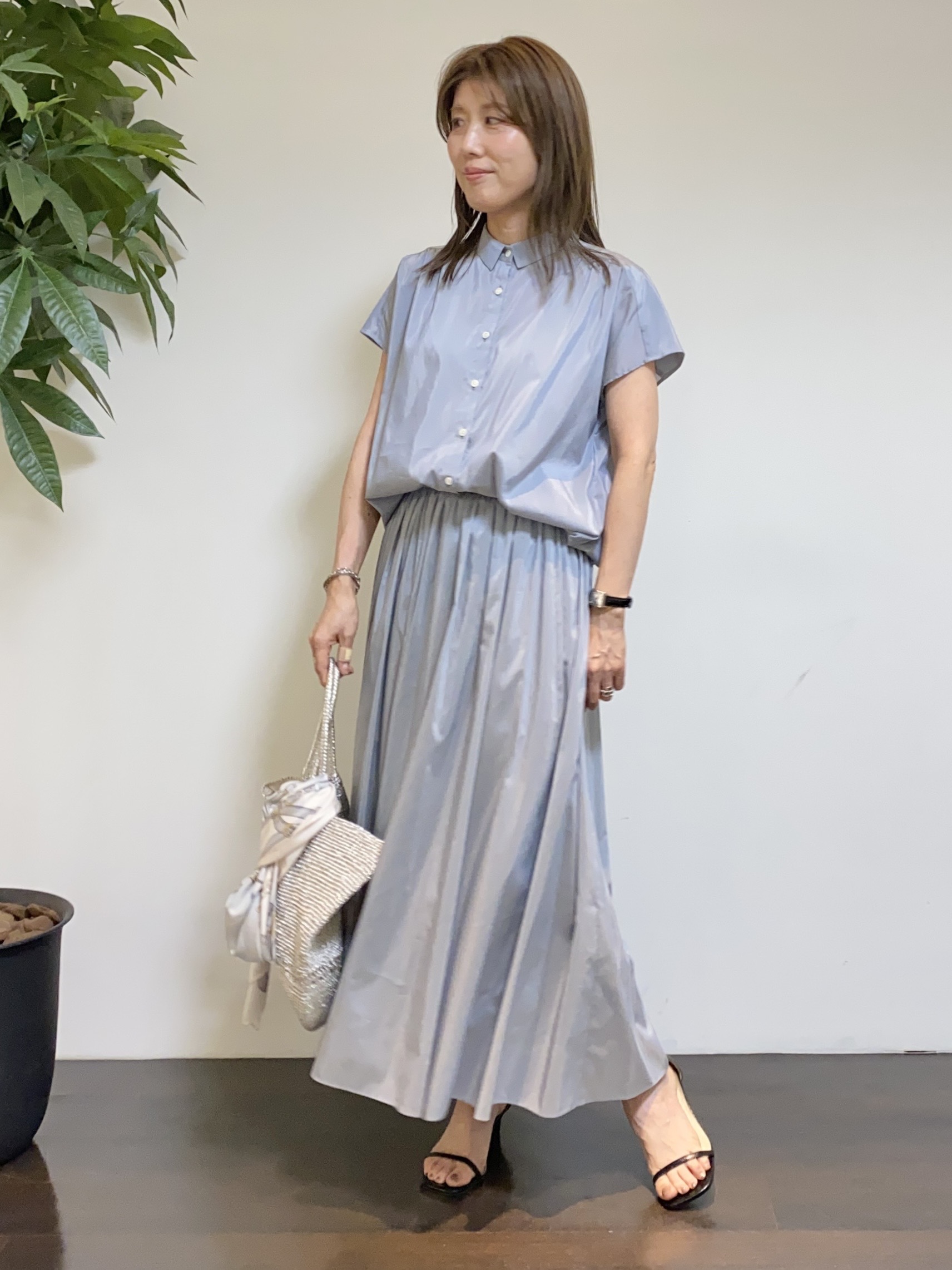 tomoさんの「UNTITLED｜【7色展開/ゆったり/ショート丈】シアートリコットカーディガン」を使ったコーディネート