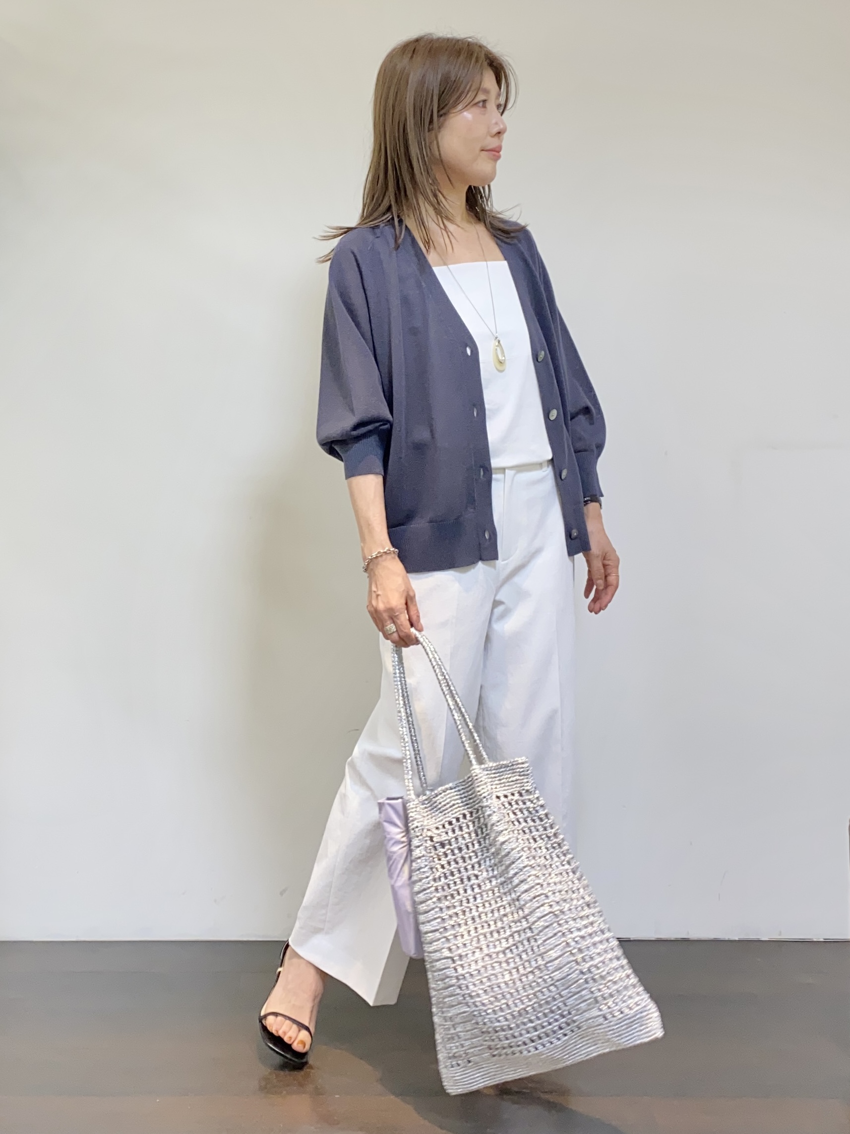 tomoさんの「UNTITLED｜【アンサンブル可/シアー】リネンエステルカーディガン」を使ったコーディネート