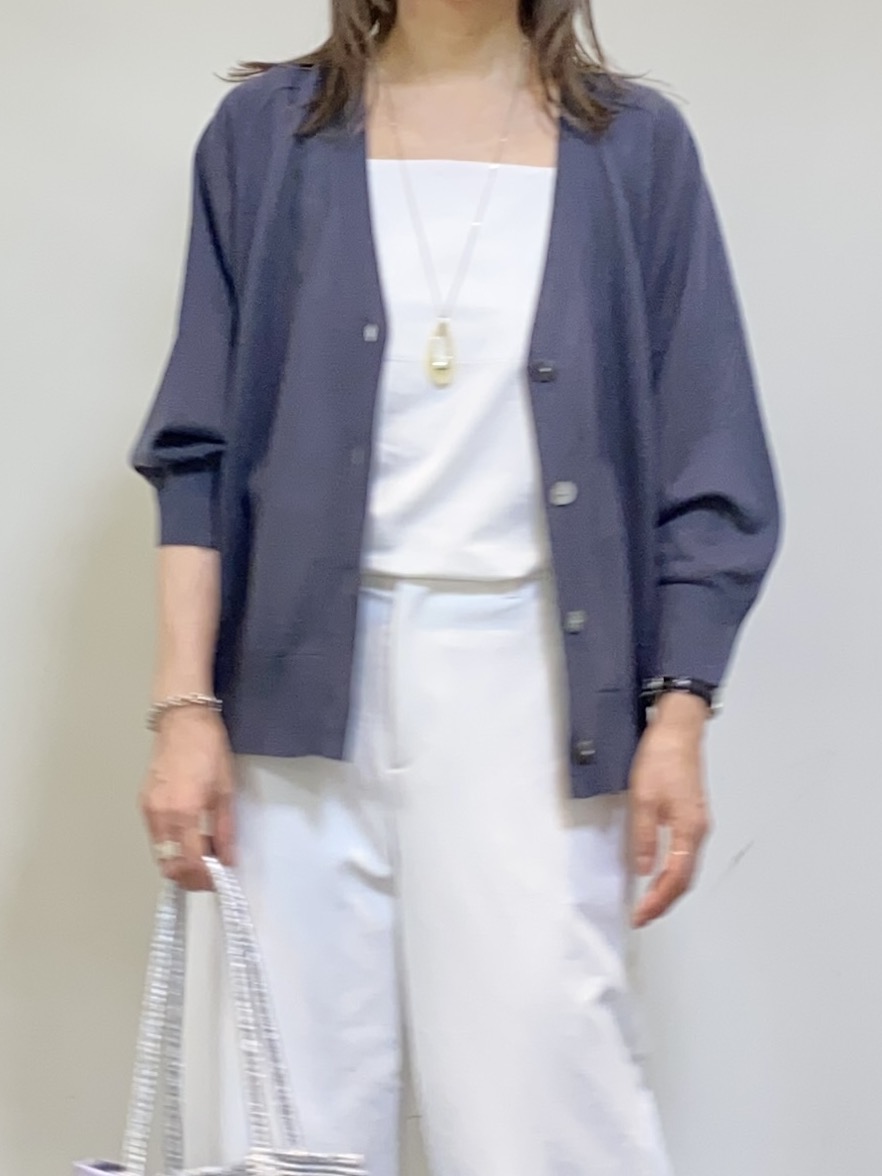 tomoさんの「UNTITLED｜【アンサンブル可/シアー】リネンエステルカーディガン」を使ったコーディネート
