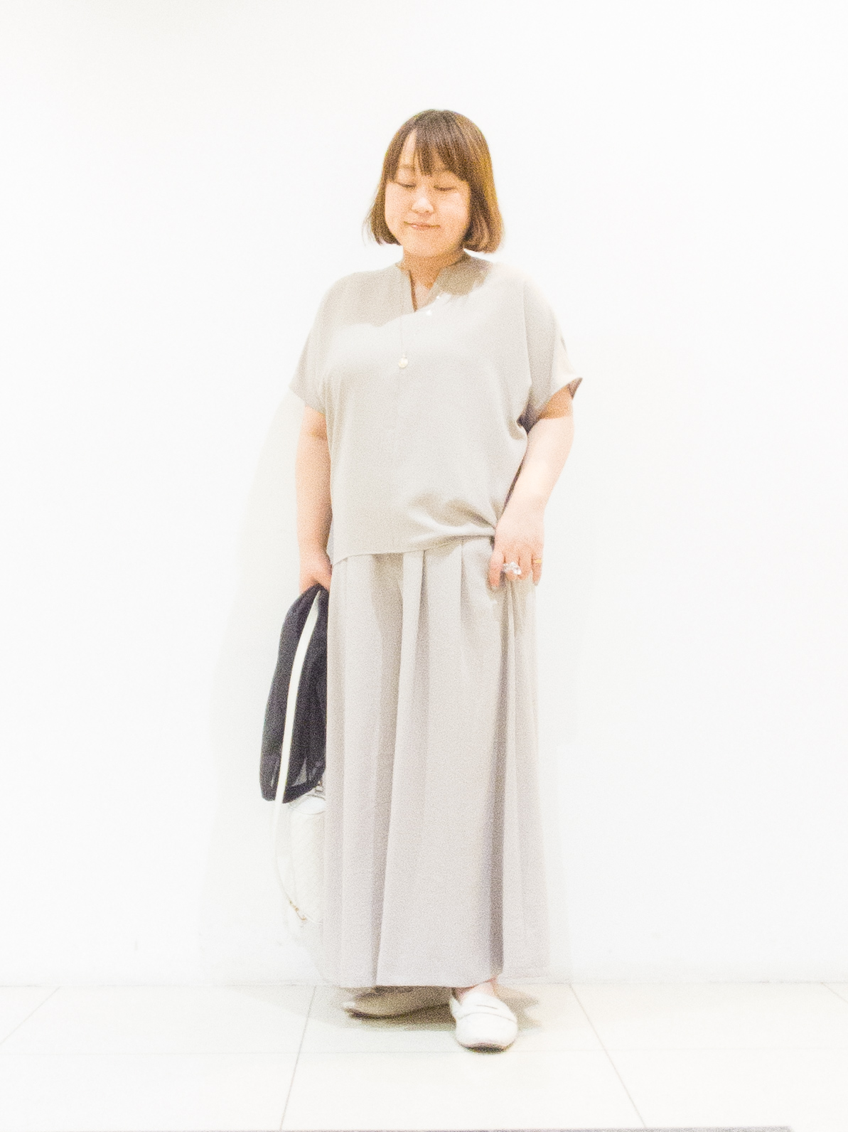 takedaさんの「UNTITLED｜【UV/接触冷感/セットアップ可】リラクシーキーVネックブラウス」を使ったコーディネート