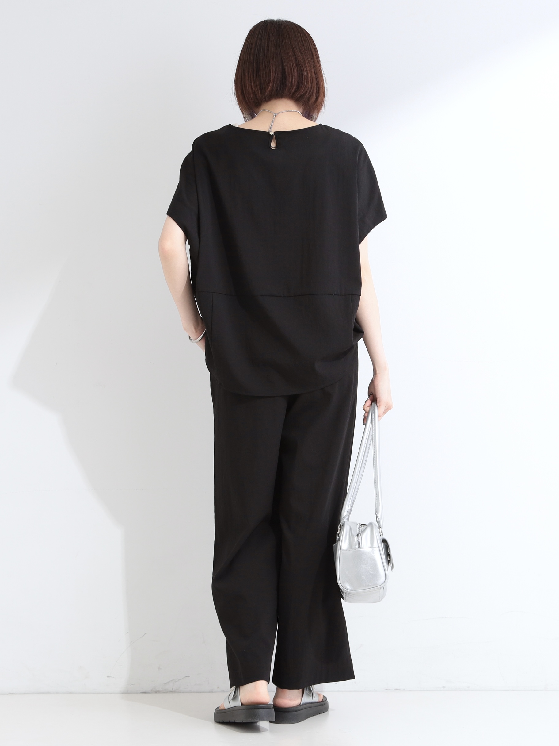 𝐜𝐡𝐢𝐤𝐚さんの「SHOO･LA･RUE｜【洗濯機可/セットアップ可】軽凛(かろりん) シンプル上品 切替コクーントップス」を使ったコーディネート