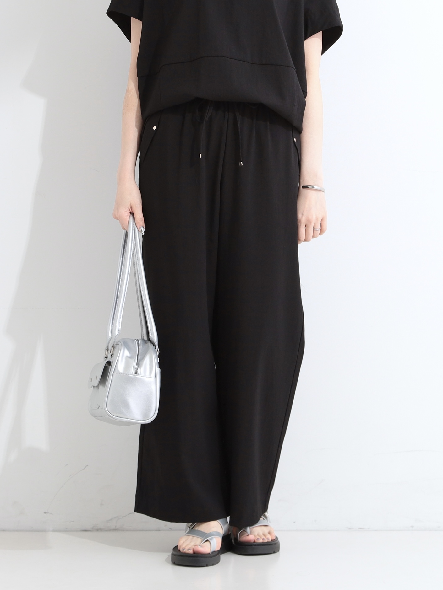 𝐜𝐡𝐢𝐤𝐚さんの「SHOO･LA･RUE｜【洗濯機可/セットアップ可】軽凛(かろりん) シンプル上品 切替コクーントップス」を使ったコーディネート