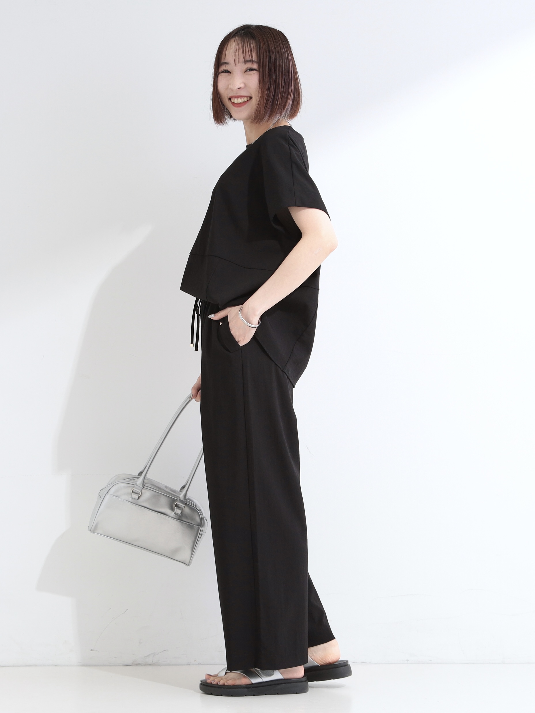 𝐜𝐡𝐢𝐤𝐚さんの「SHOO･LA･RUE｜【洗濯機可/セットアップ可】軽凛(かろりん) シンプル上品 切替コクーントップス」を使ったコーディネート