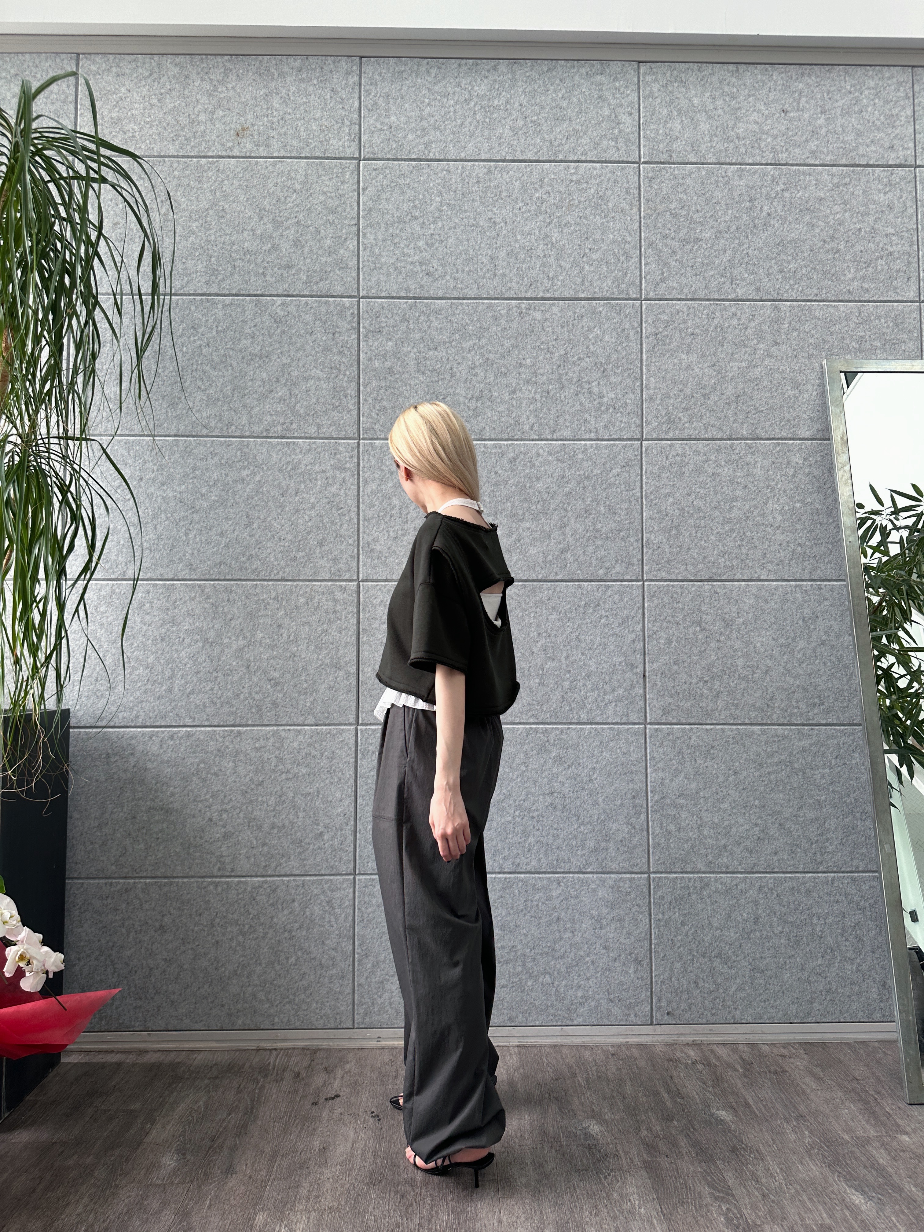 Buyer sakkoさんの「CODE A｜back open half－sleeve sweat」を使ったコーディネート