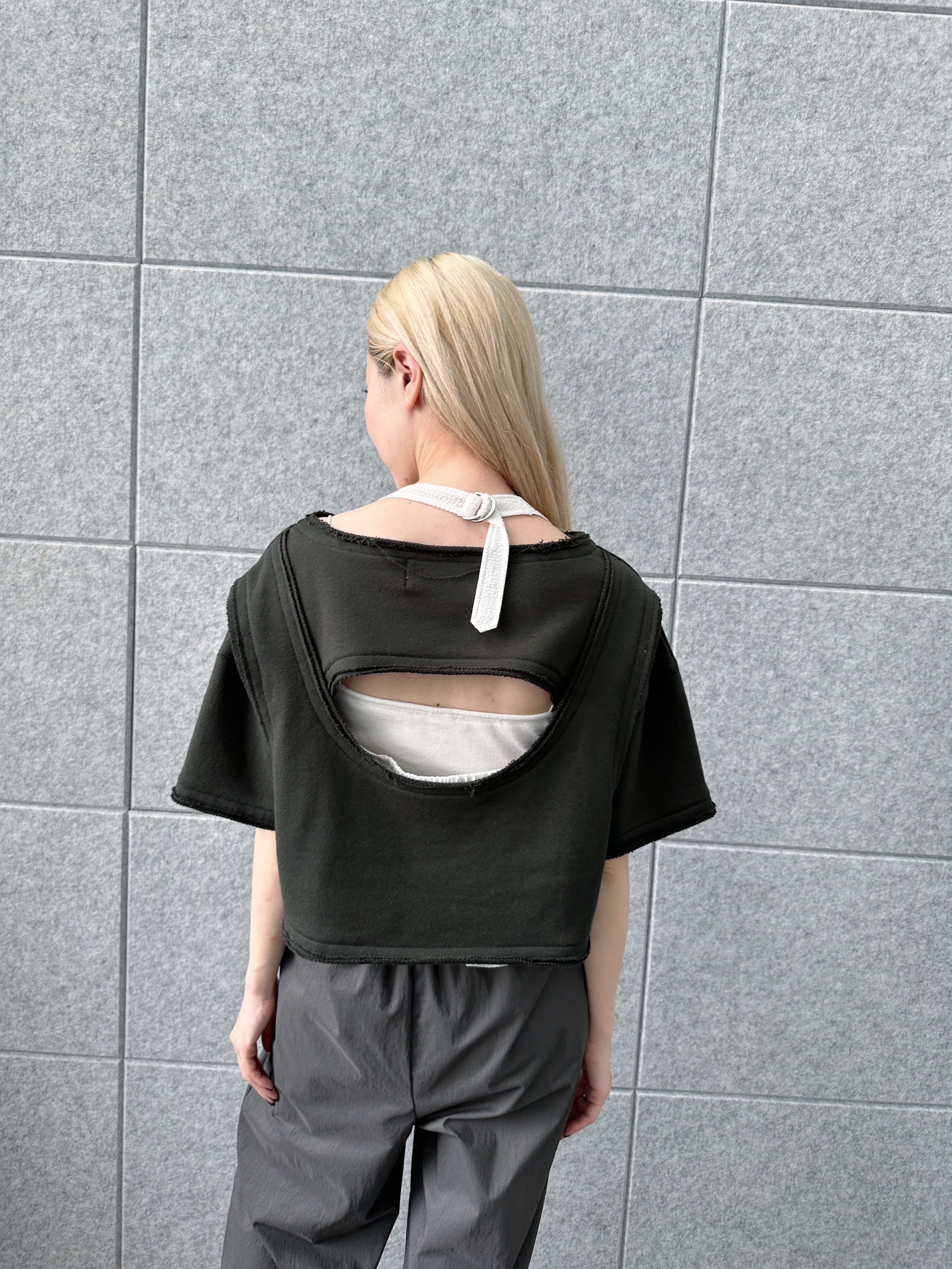 Buyer sakkoさんの「CODE A｜back open half－sleeve sweat」を使ったコーディネート
