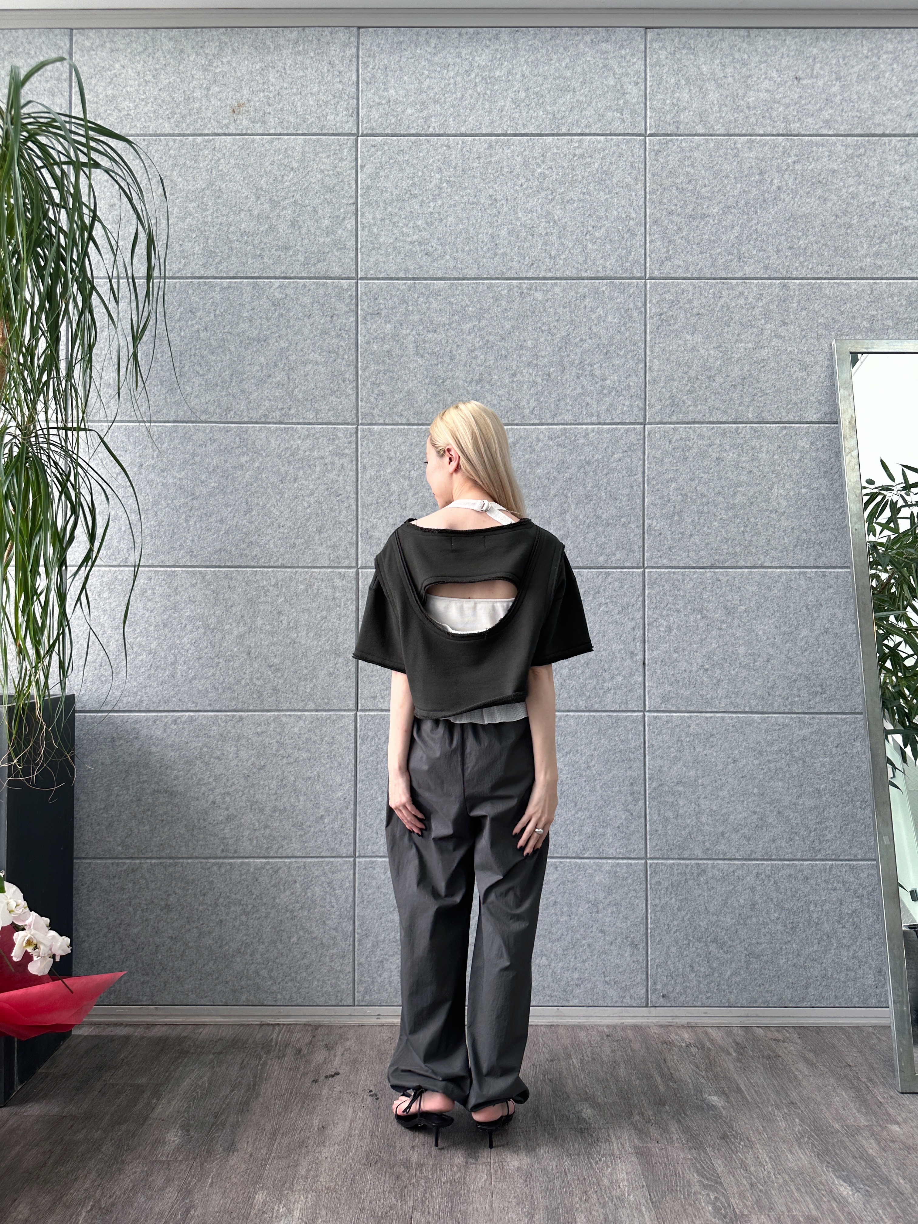 Buyer sakkoさんの「CODE A｜back open half－sleeve sweat」を使ったコーディネート
