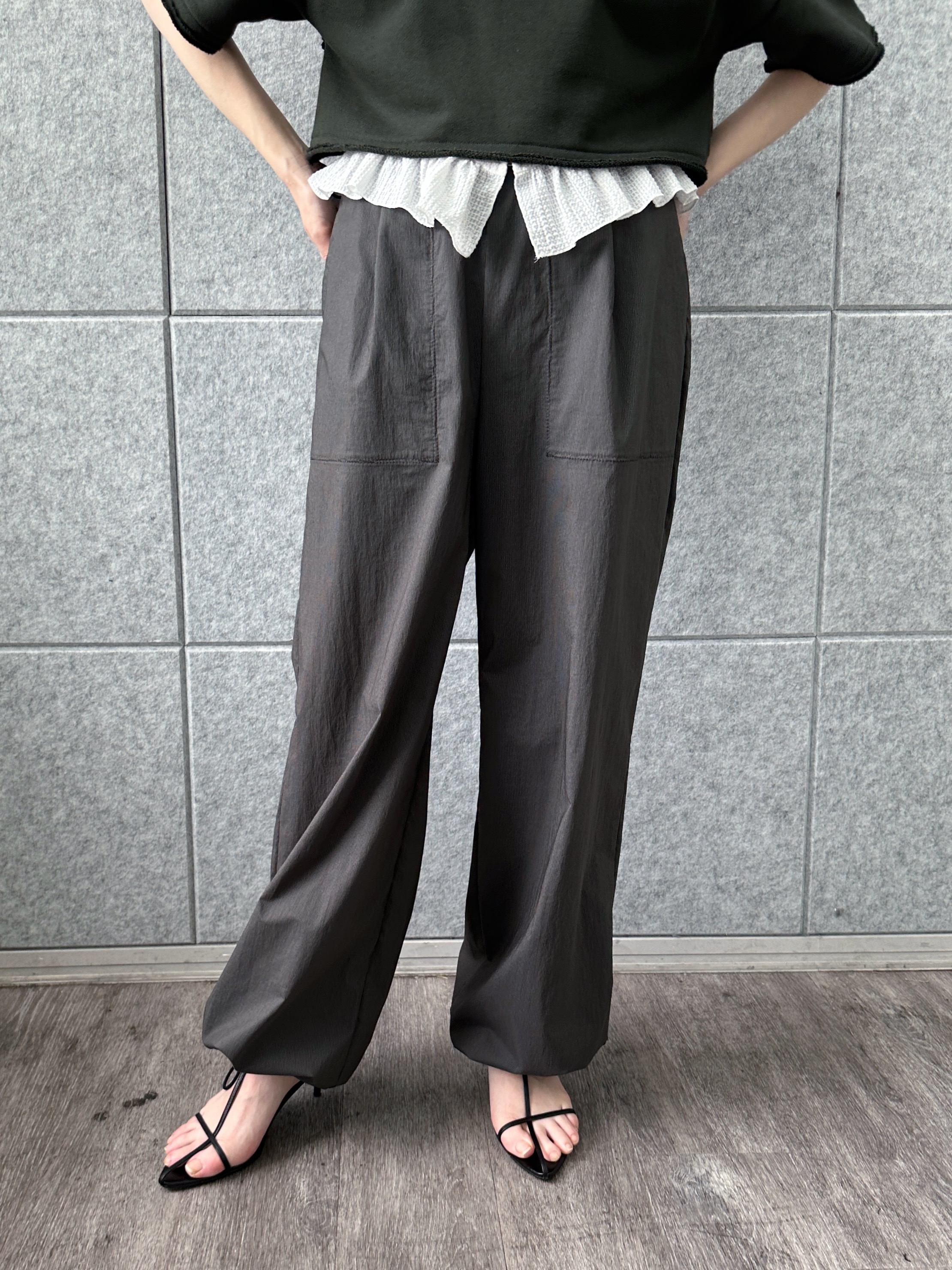 Buyer sakkoさんの「CODE A｜back open half－sleeve sweat」を使ったコーディネート