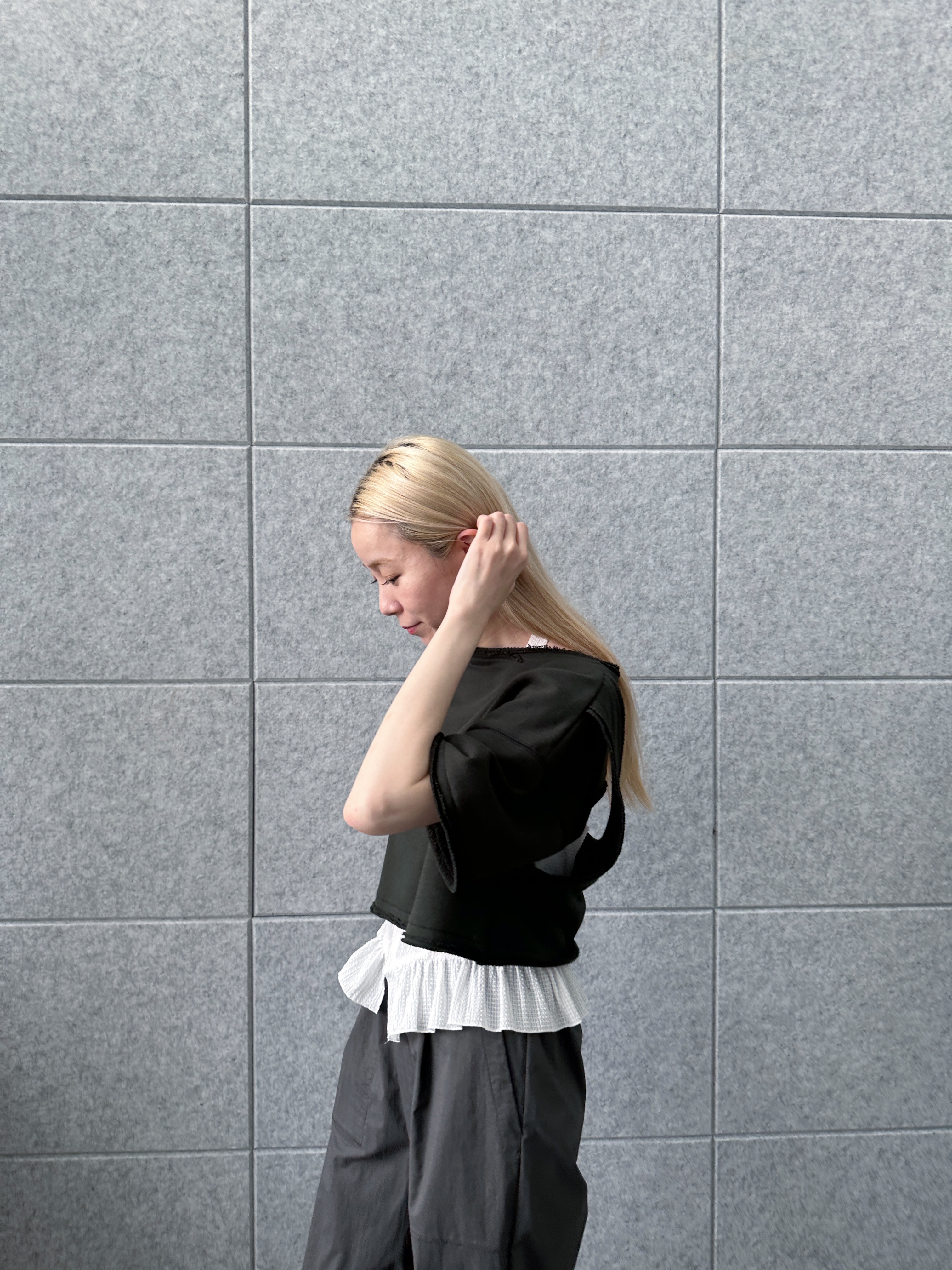 Buyer sakkoさんの「CODE A｜back open half－sleeve sweat」を使ったコーディネート