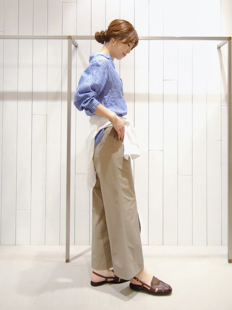 SHOさんの「INDIVI｜【撥水／UVケア／SETUP可能】軽量ベルト付ワイドストレートパンツ」を使ったコーディネート