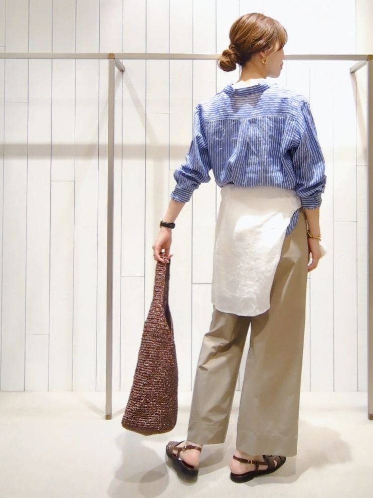 SHOさんの「INDIVI｜【撥水／UVケア／SETUP可能】軽量ベルト付ワイドストレートパンツ」を使ったコーディネート