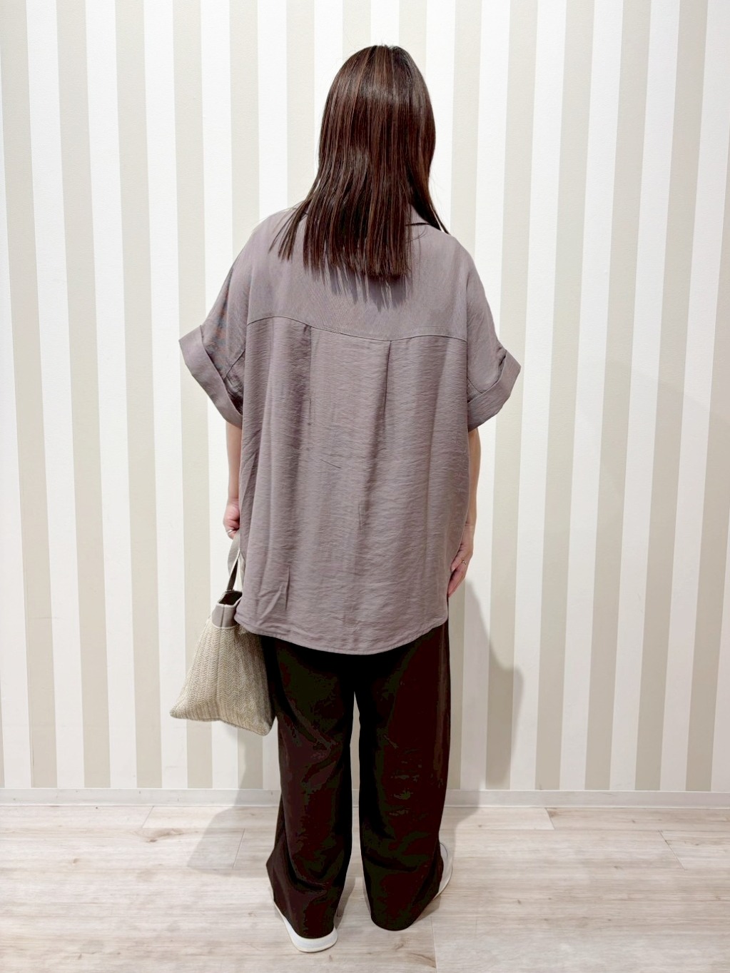 ゆーんさんの「SHOO･LA･RUE｜【S-LL/洗濯機可】インせず着られる 裾タック スキッパーシャツ」を使ったコーディネート