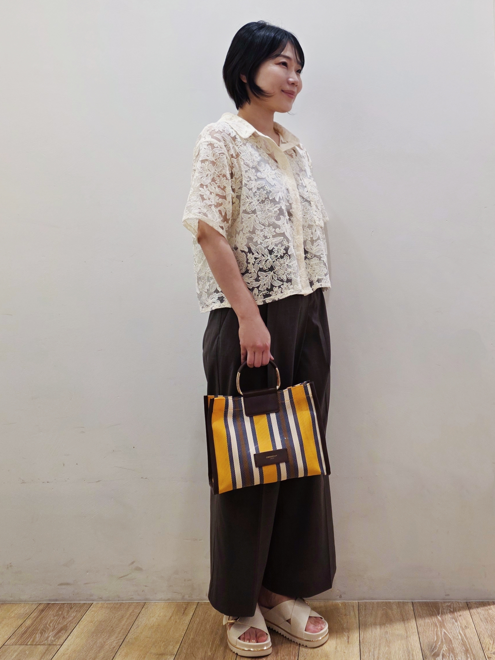 yuyuさんの「OPAQUE.CLIP｜フラワー刺繍シアーシャツ【洗濯機OK／イージーアイロン】」を使ったコーディネート