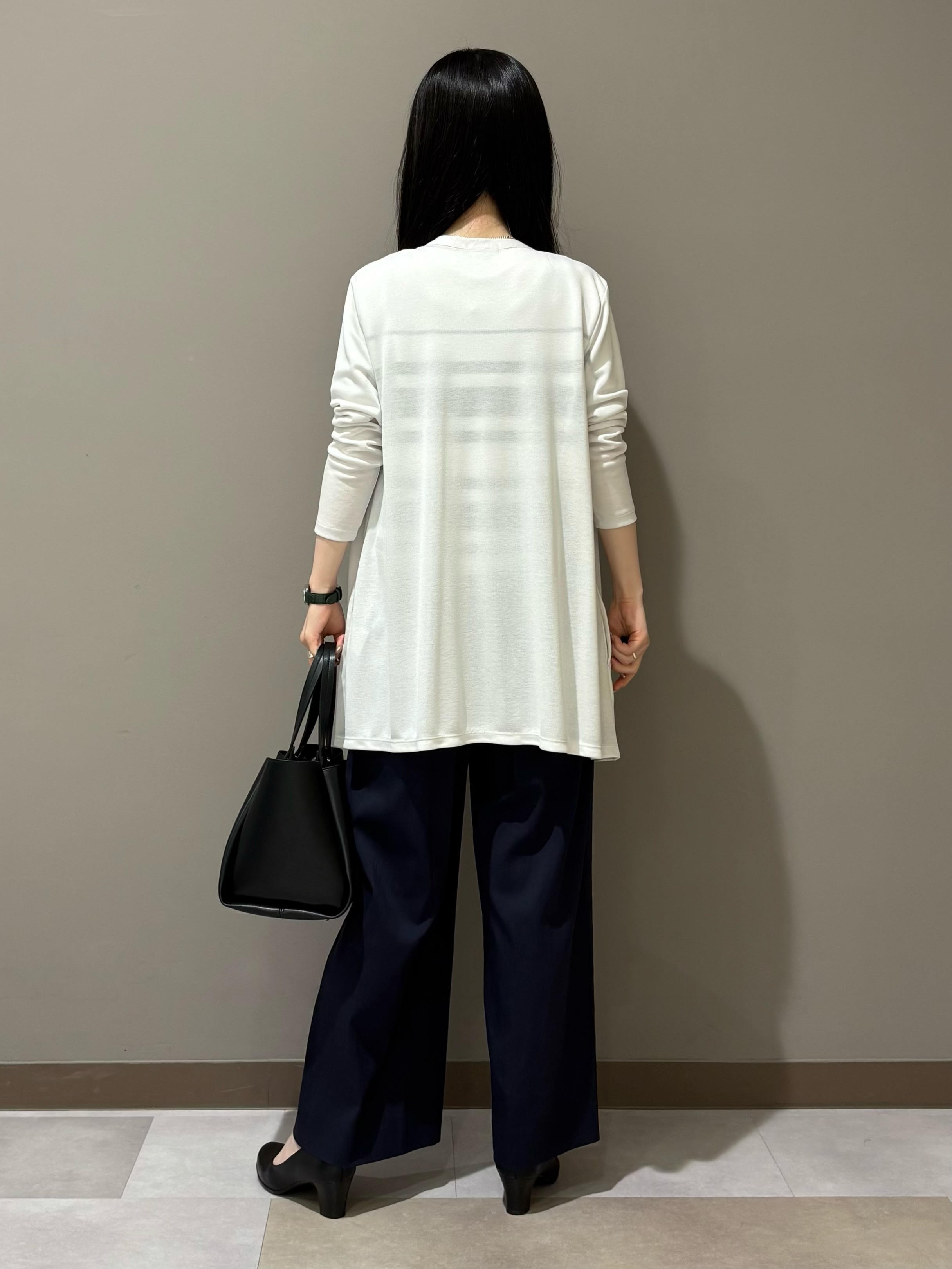 KEIKOさんの「INDIVI｜【UVケア】着流しミドル丈カーディガンジャージ」を使ったコーディネート