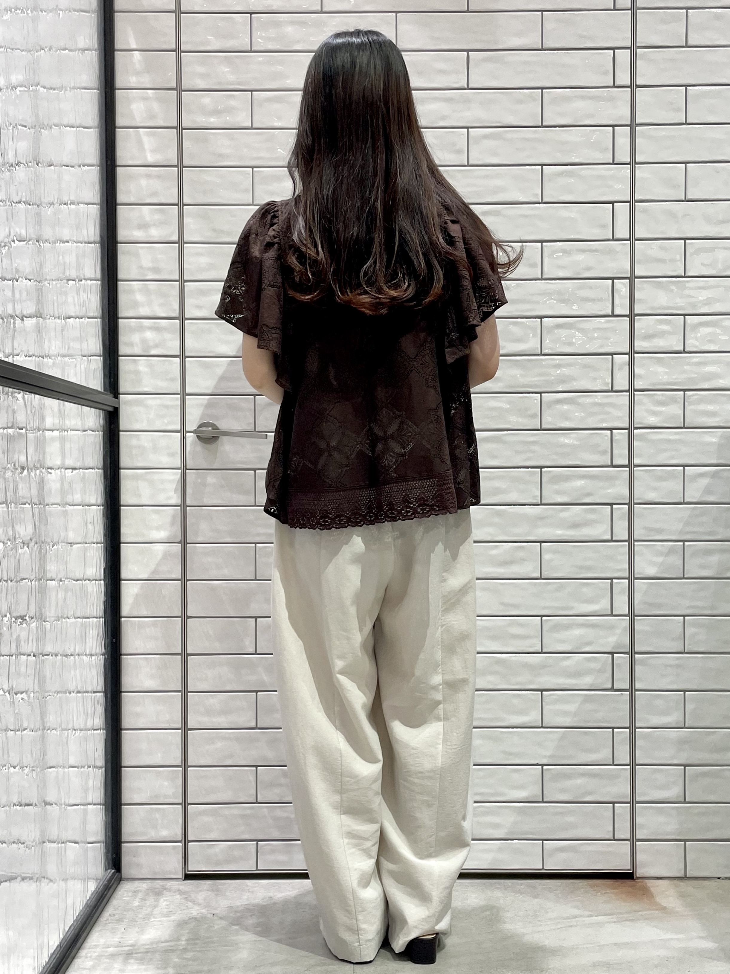 ayakaさんの「OPAQUE.CLIP｜レースフレアスリーブブラウス【洗濯機OK】」を使ったコーディネート