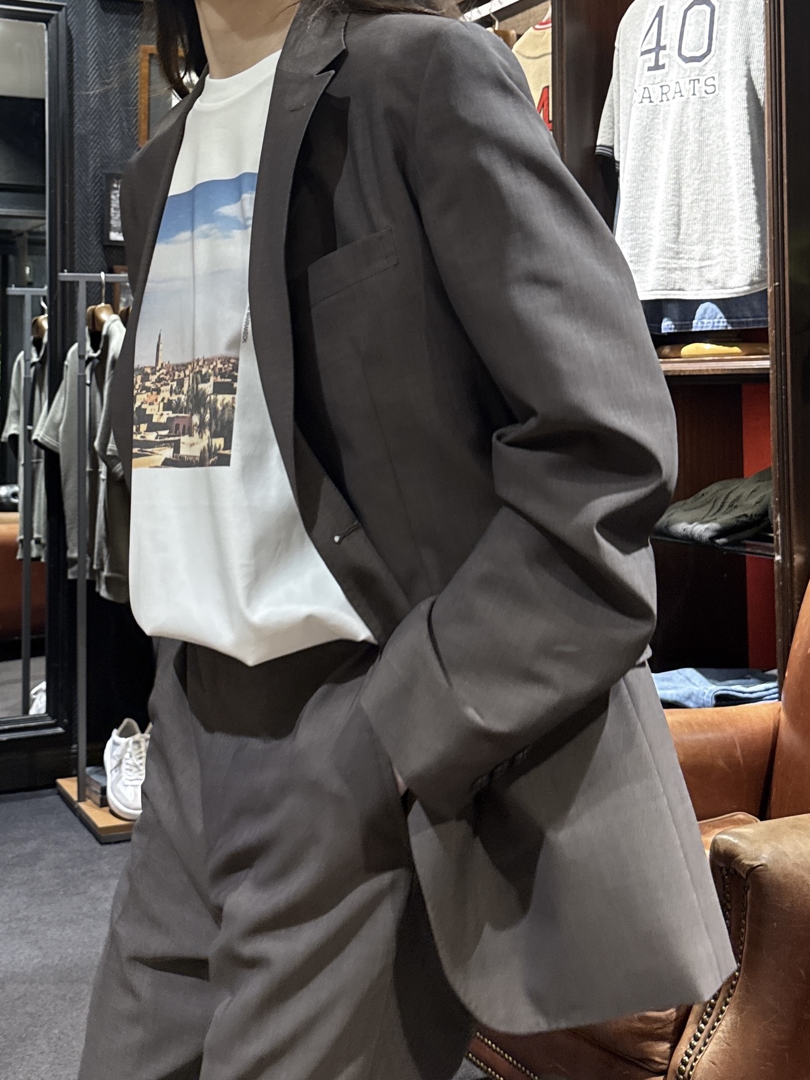 神野（jinno）さんの「TAKEO KIKUCHI｜【BOWLER HAT LABEL】トロピカルシャンブレージャケット」を使ったコーディネート