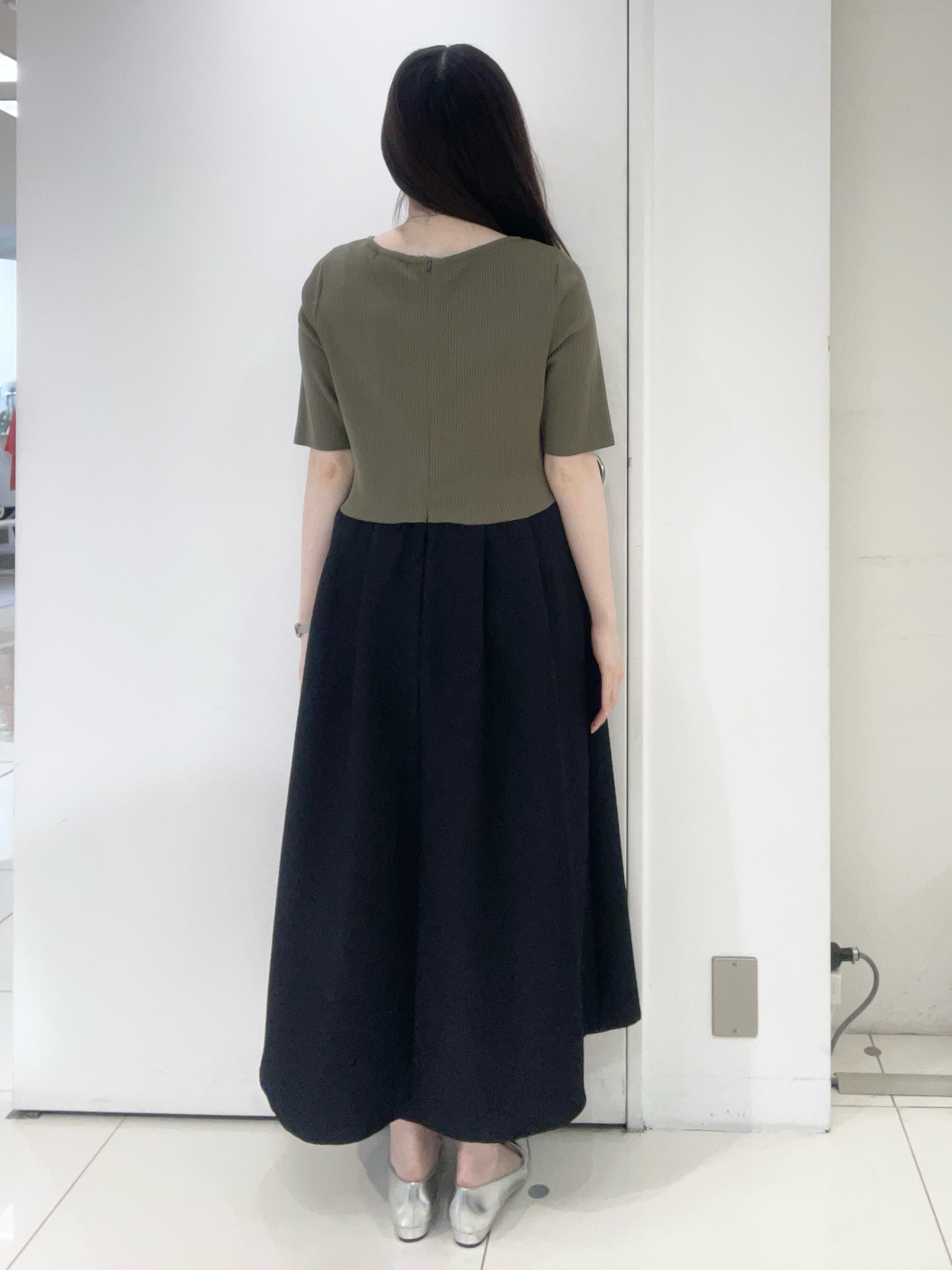 moeさんの「UNTITLED｜◆【一枚でサマ見え】ニットドッキングジャガードワンピース」を使ったコーディネート