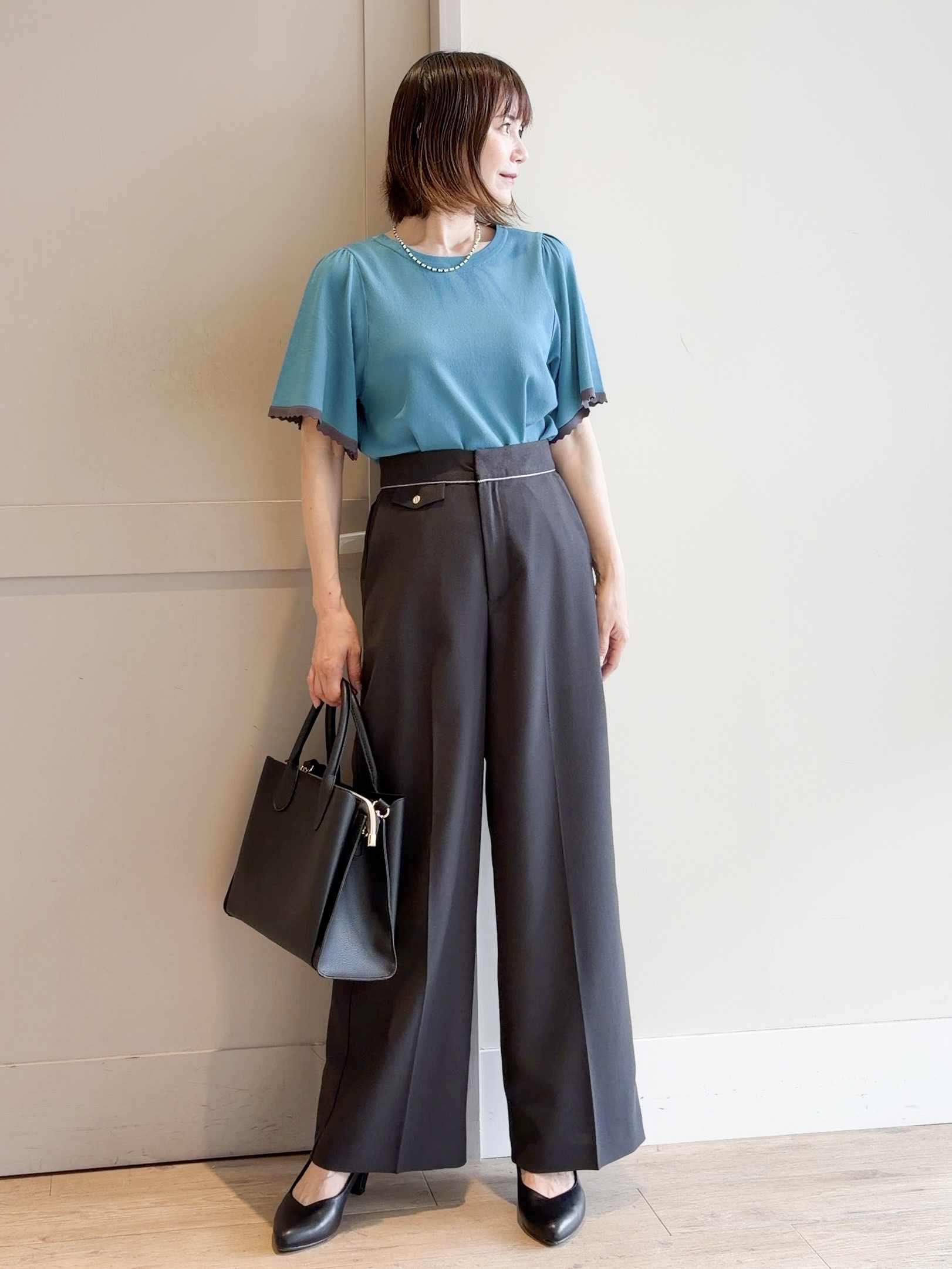 yamakoさんの「grove｜高評価！【シリーズ累計36万枚！名品ニット】やわらかドライタッチ スカラップスリーブニット」を使ったコーディネート