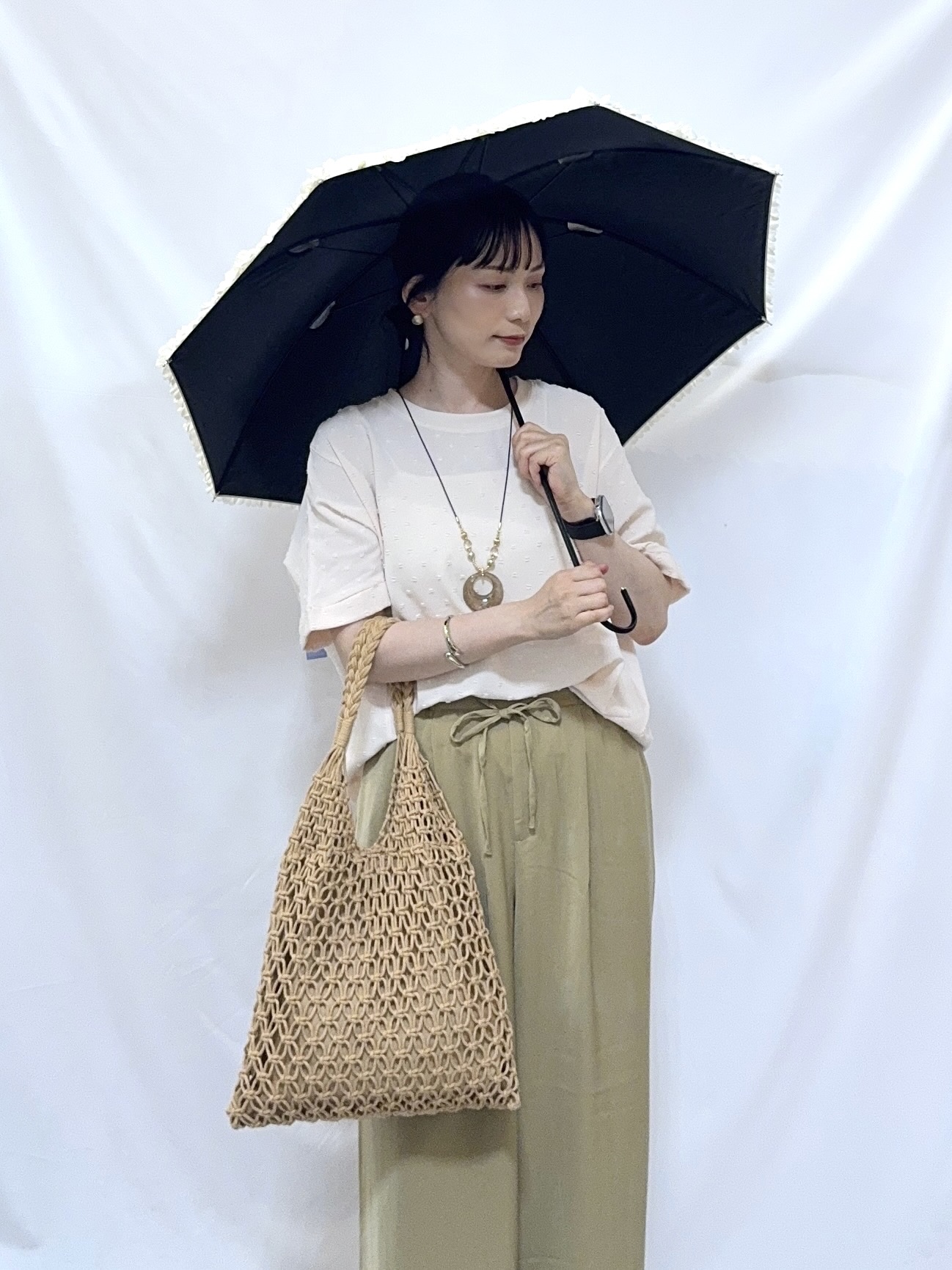 𝐇𝐢𝐫𝐨𝐦𝐢さんの「SHOO･LA･RUE｜【洗濯後しわになりにくい/体型カバー】ドビードットで上品に ドルマントップス」を使ったコーディネート