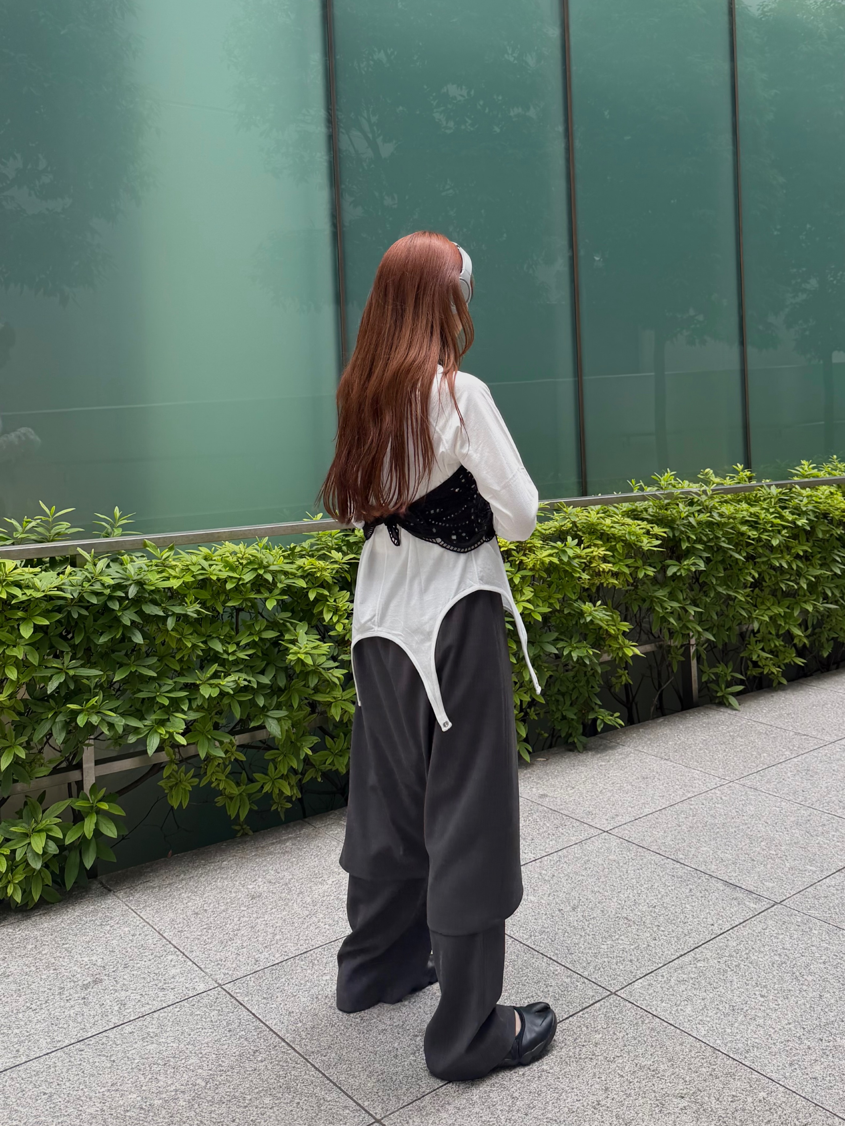 kanamiさんの「CODE A｜easy flip tee」を使ったコーディネート