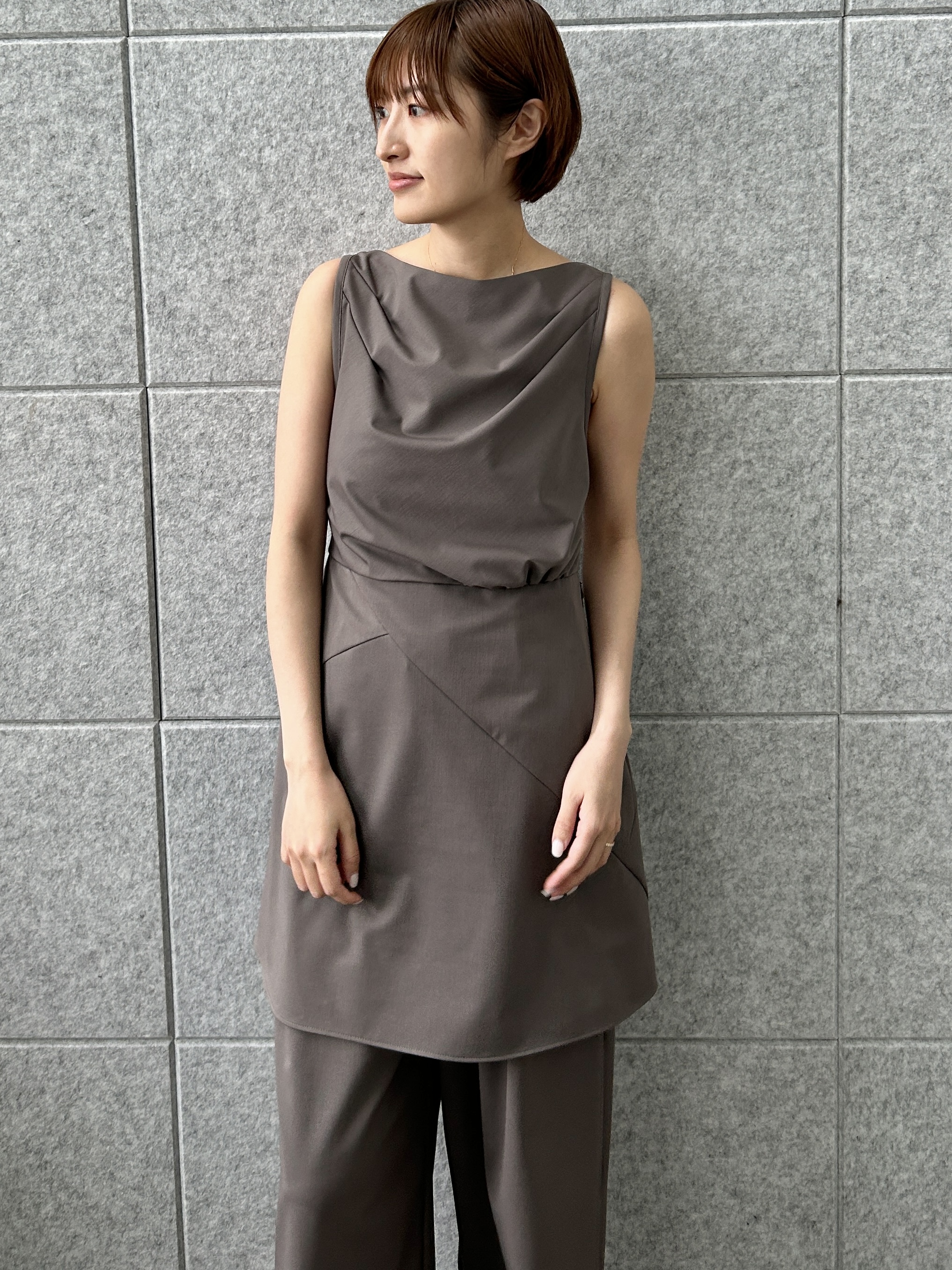 harunaさんの「CODE A｜apron dress」を使ったコーディネート