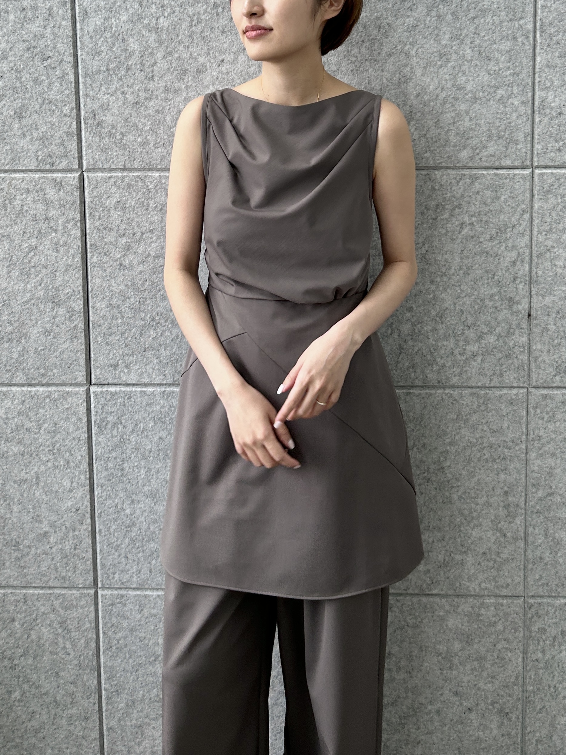 harunaさんの「CODE A｜apron dress」を使ったコーディネート