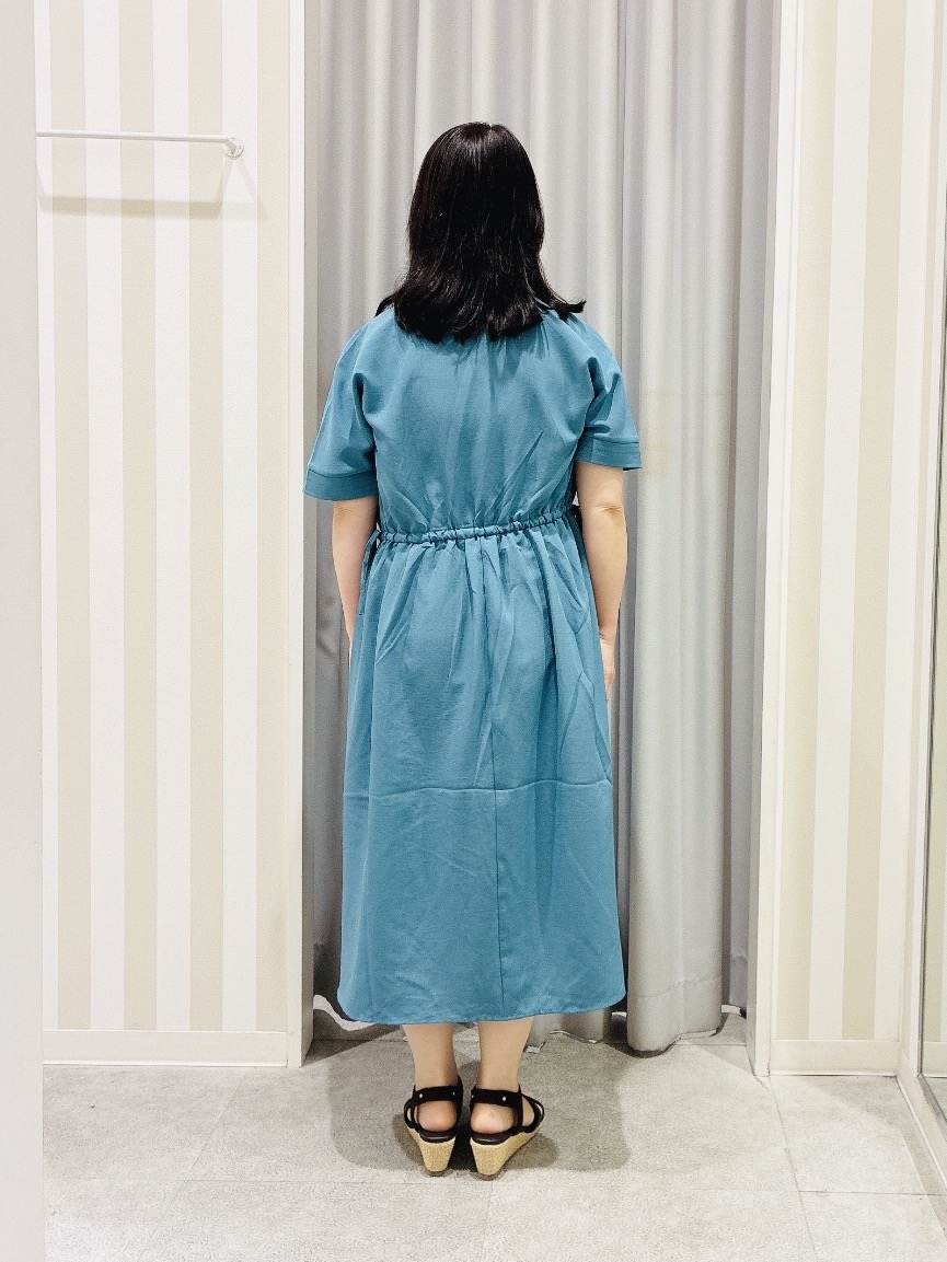 vanseさんの「SHOO･LA･RUE｜【洗濯機可/体型カバー】ウエストシャーリングで女性らしく 麻調スキッパーサイドリボンワンピース」を使ったコーディネート