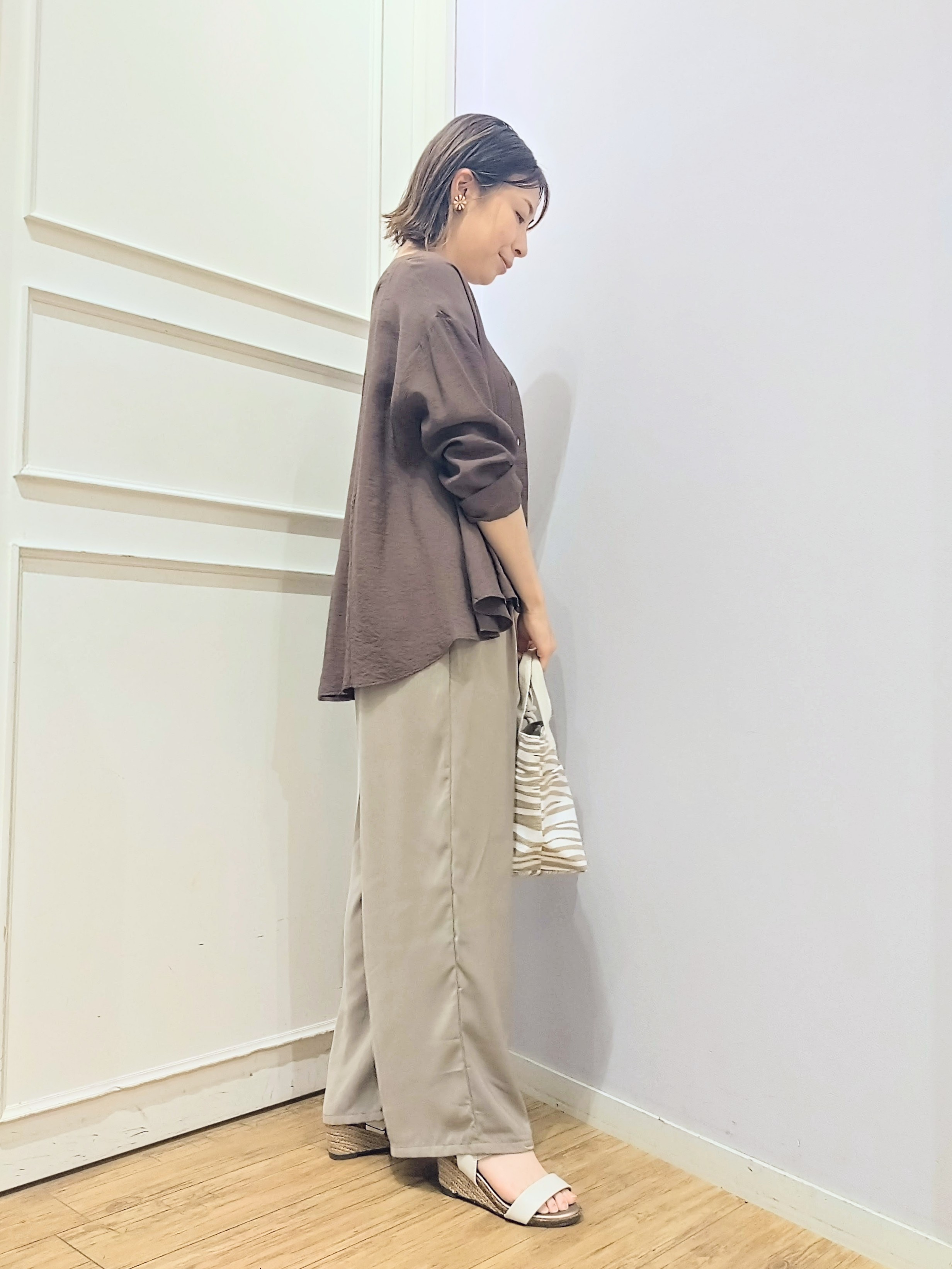 miomioさんの「SHOO･LA･RUE｜【S-LL/洗濯機可】すっきり楽ちん とろみイージーワイドパンツ」を使ったコーディネート