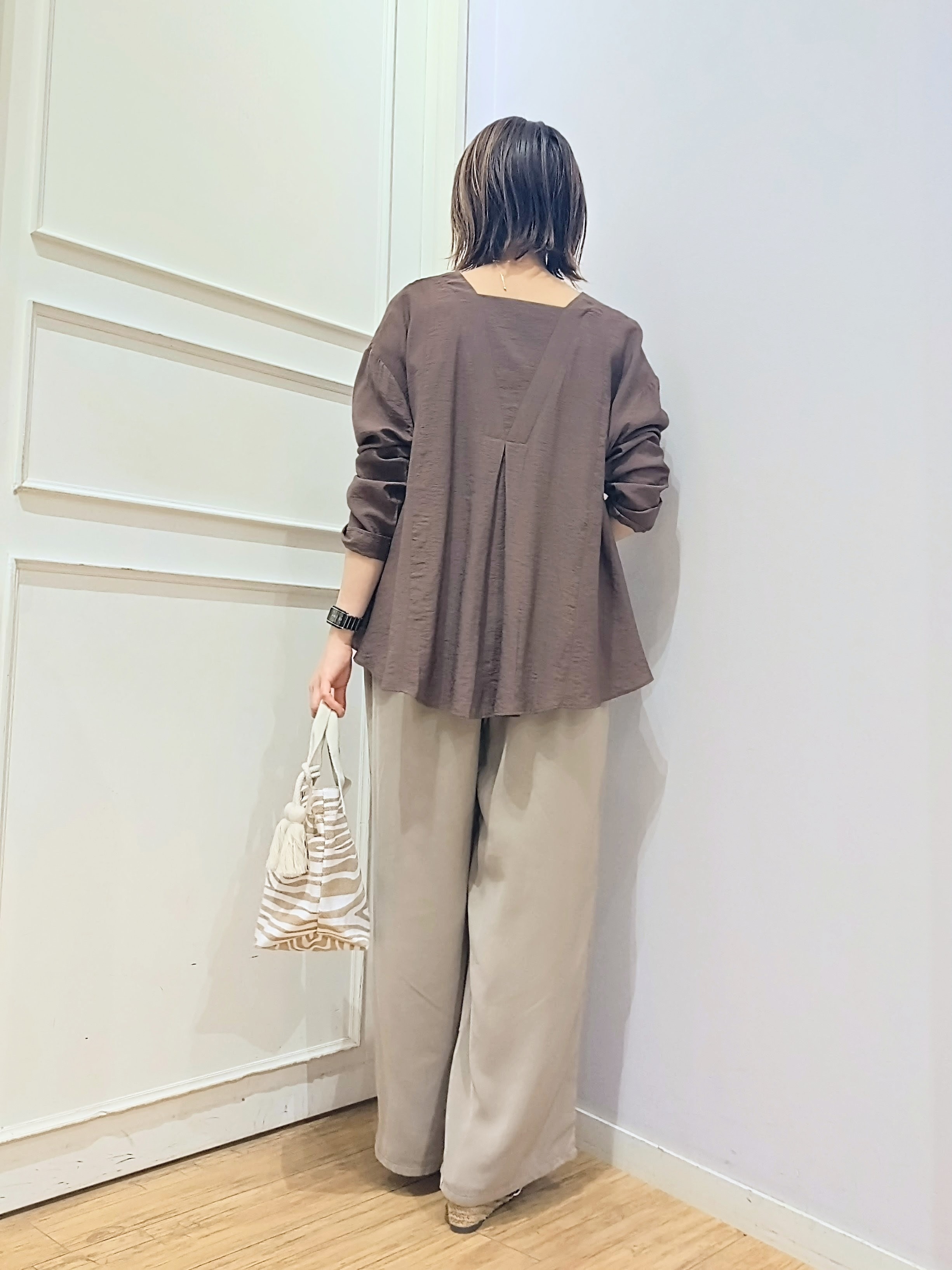 miomioさんの「SHOO･LA･RUE｜【S-LL/洗濯機可】すっきり楽ちん とろみイージーワイドパンツ」を使ったコーディネート