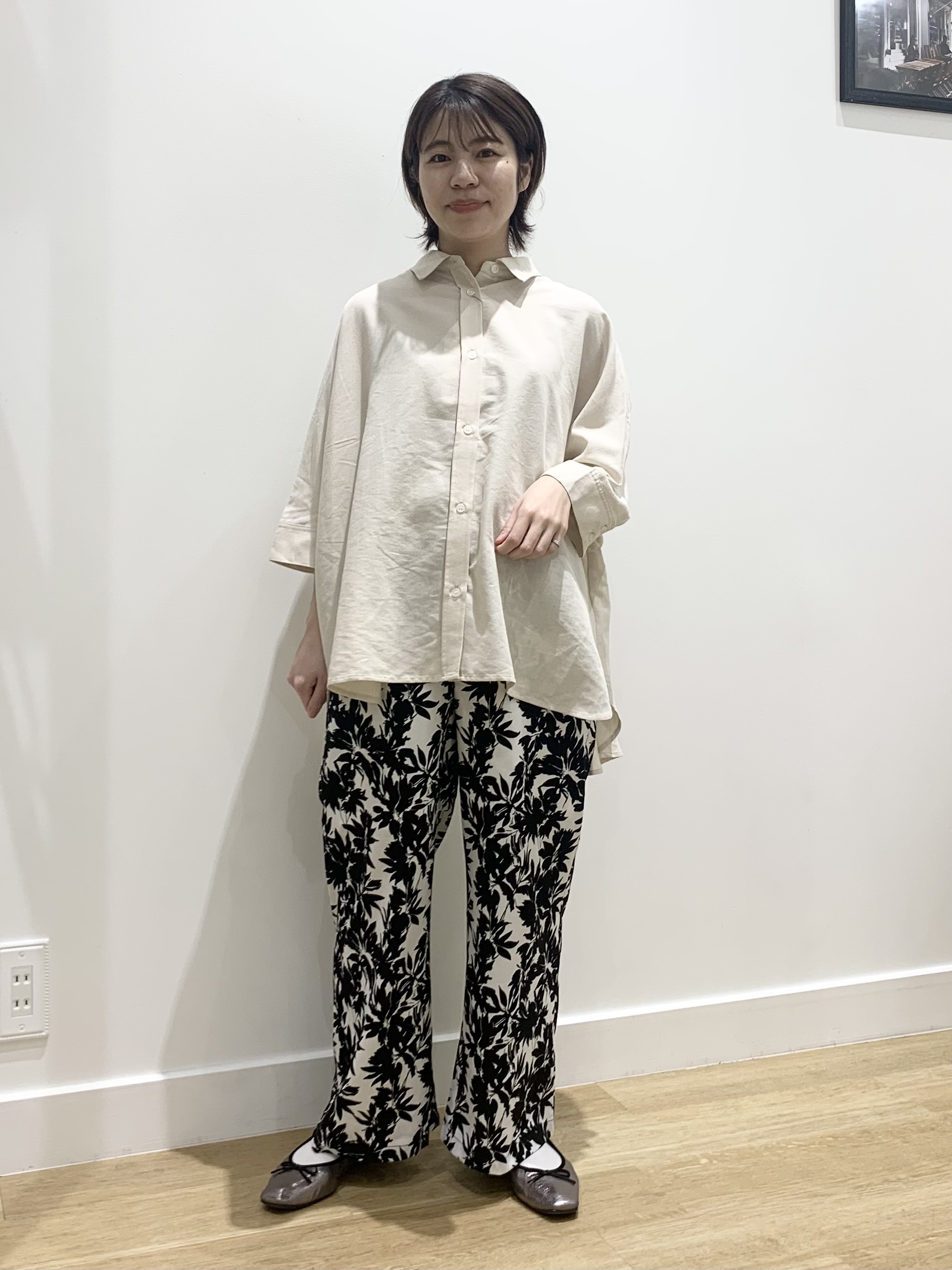 IMARIさんの「Dessin｜【セットアップ可/洗える】リネンブレンドドルマンシャツ」を使ったコーディネート