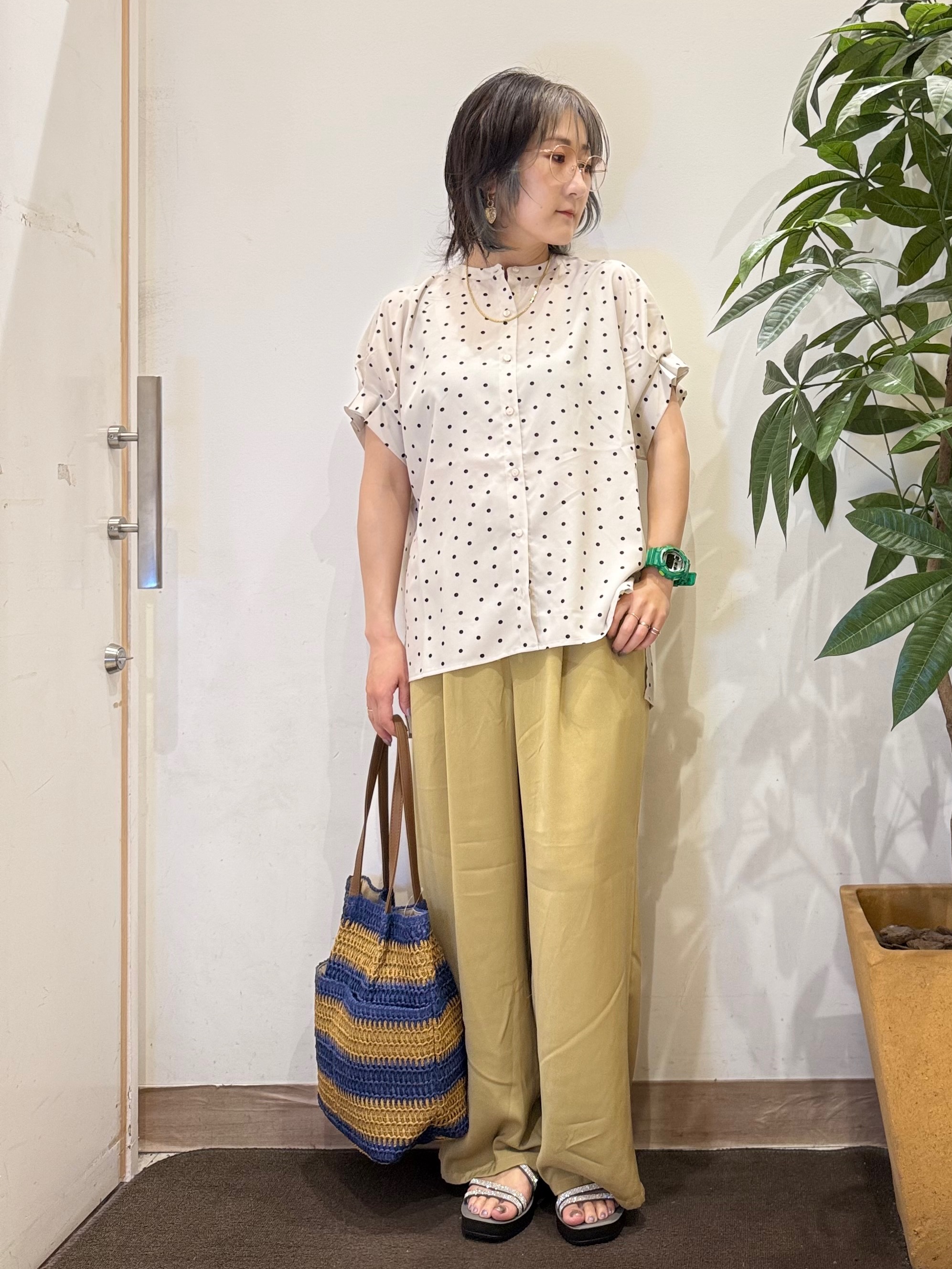 misakiさんの「SHOO･LA･RUE｜【洗濯機可／洗濯後しわになりにくい】大人の甘さをプラスする ドット柄袖タックブラウス」を使ったコーディネート