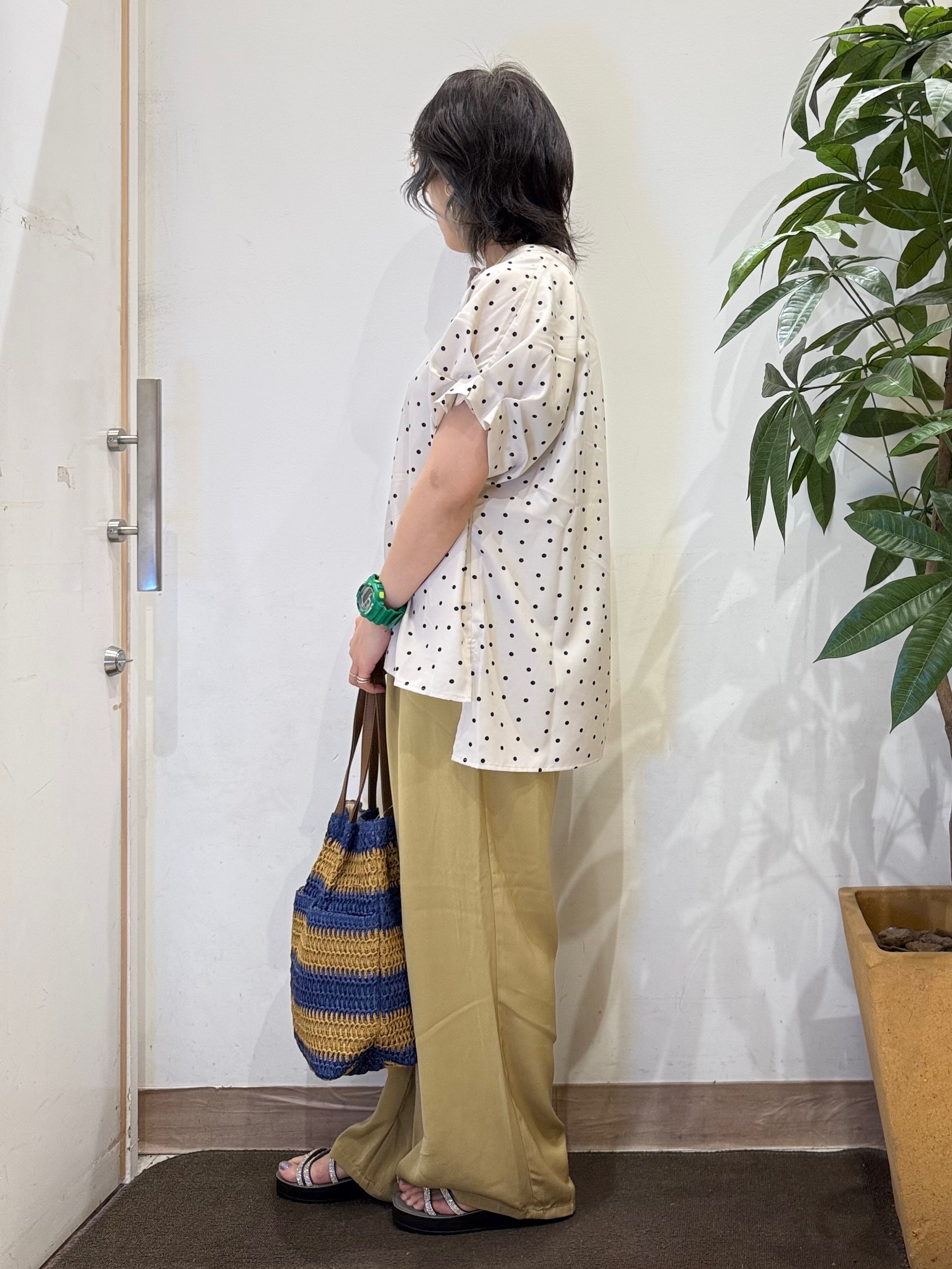 misakiさんの「SHOO･LA･RUE｜【洗濯機可／洗濯後しわになりにくい】大人の甘さをプラスする ドット柄袖タックブラウス」を使ったコーディネート