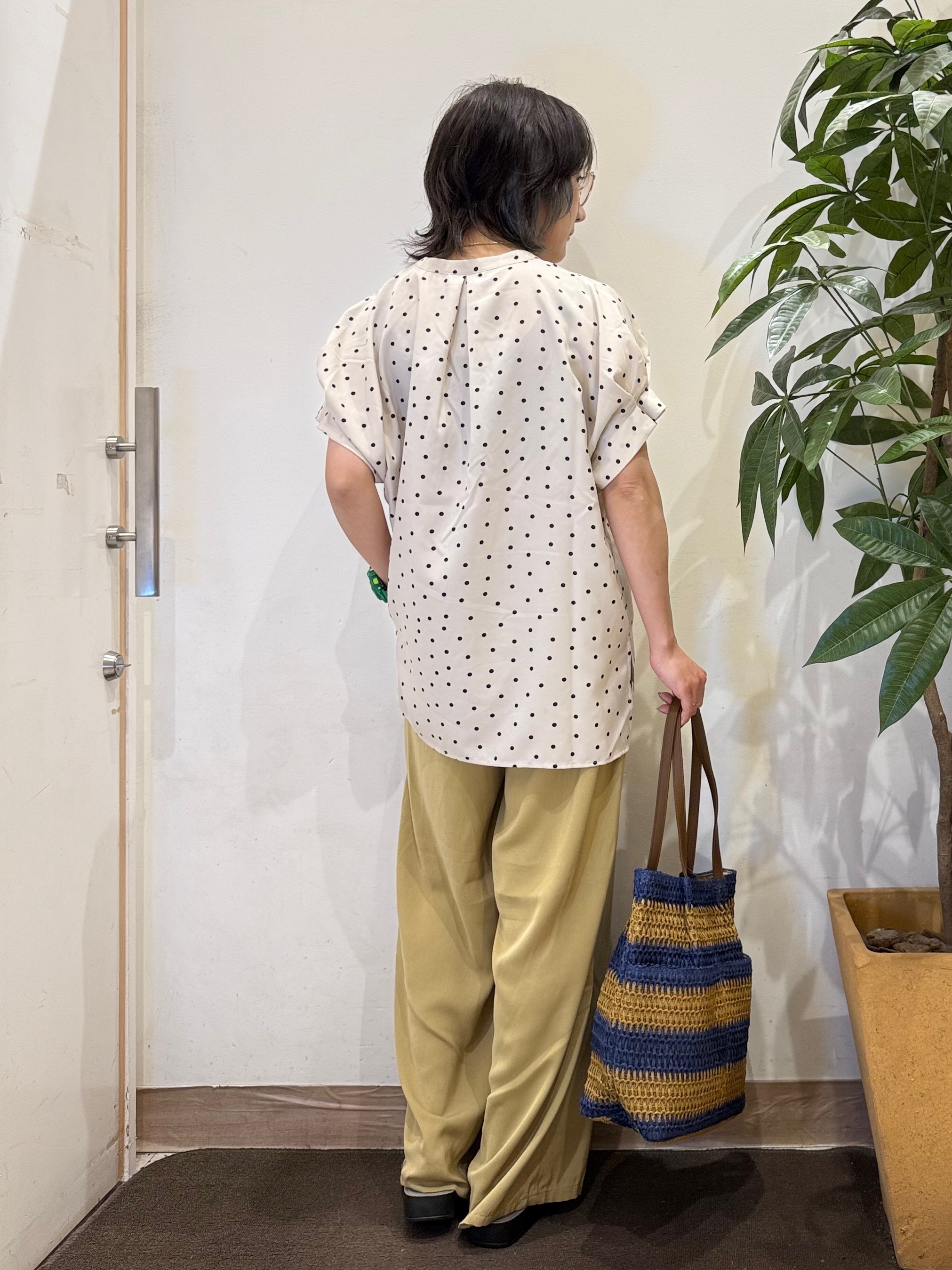 misakiさんの「SHOO･LA･RUE｜【洗濯機可／洗濯後しわになりにくい】大人の甘さをプラスする ドット柄袖タックブラウス」を使ったコーディネート