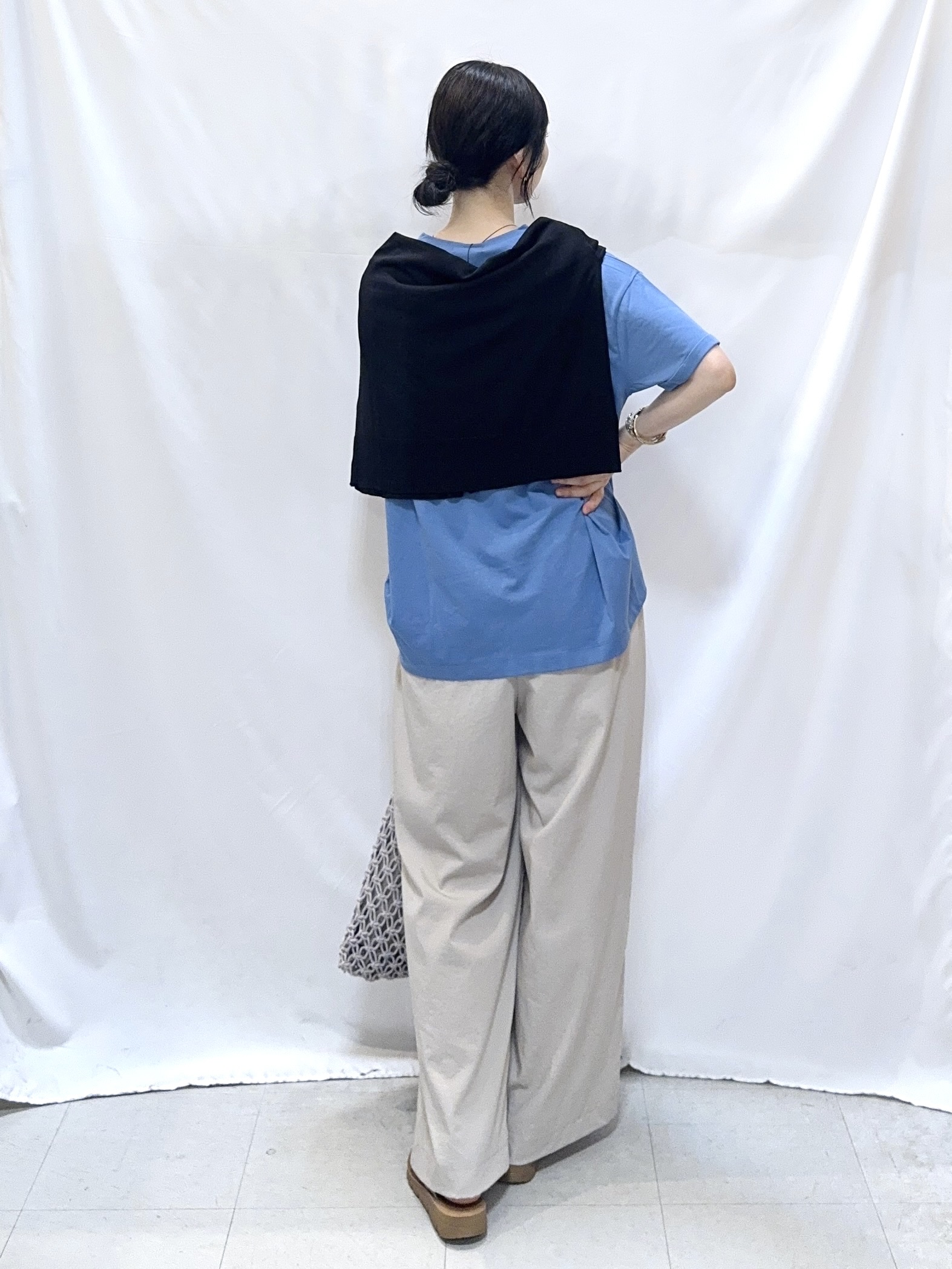 𝐇𝐢𝐫𝐨𝐦𝐢さんの「SHOO･LA･RUE｜【体型カバー/S-LL/洗濯機可】インせず決まる フロントタックデザインTシャツ」を使ったコーディネート