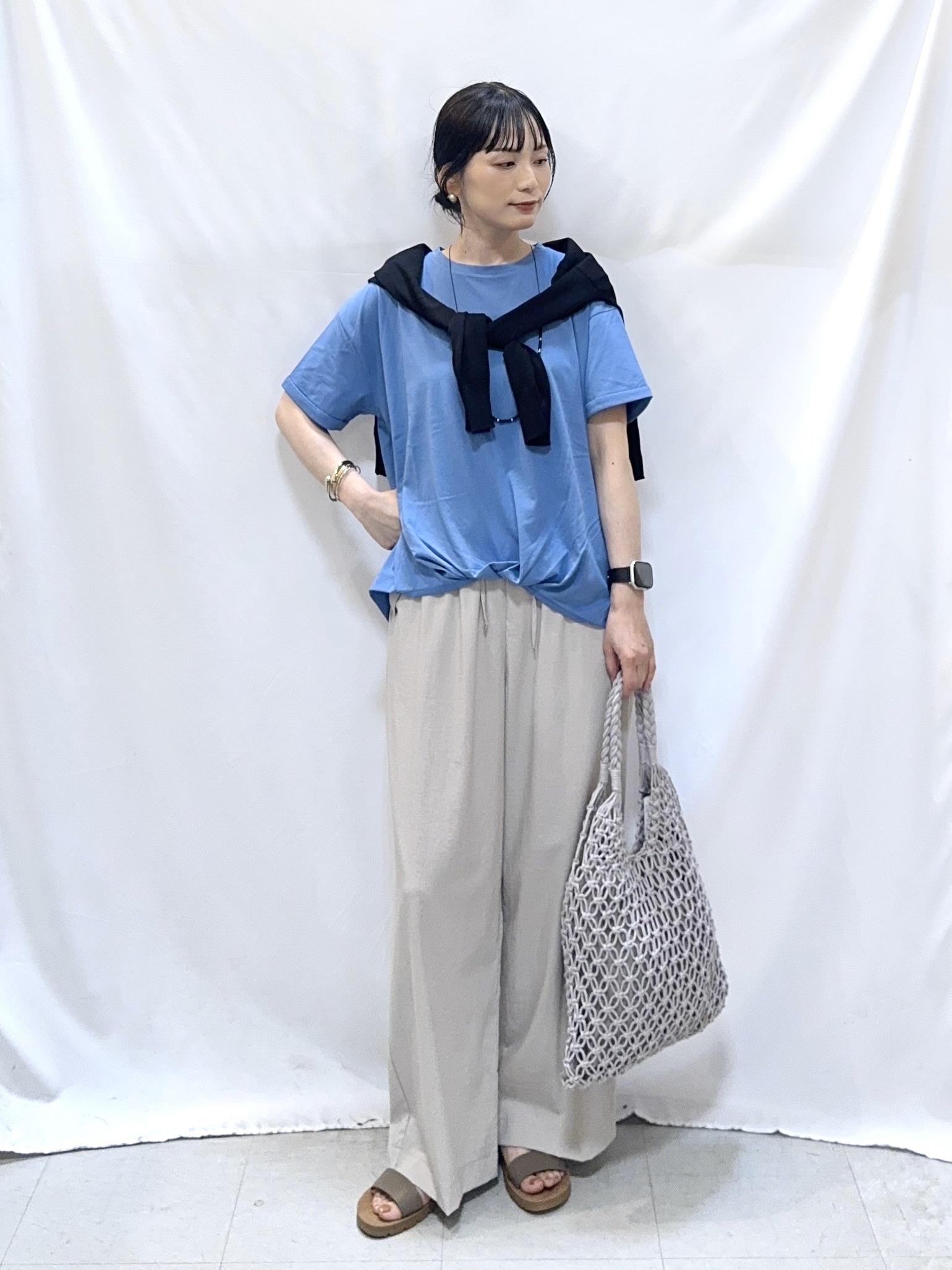 𝐇𝐢𝐫𝐨𝐦𝐢さんの「SHOO･LA･RUE｜【体型カバー/S-LL/洗濯機可】インせず決まる フロントタックデザインTシャツ」を使ったコーディネート