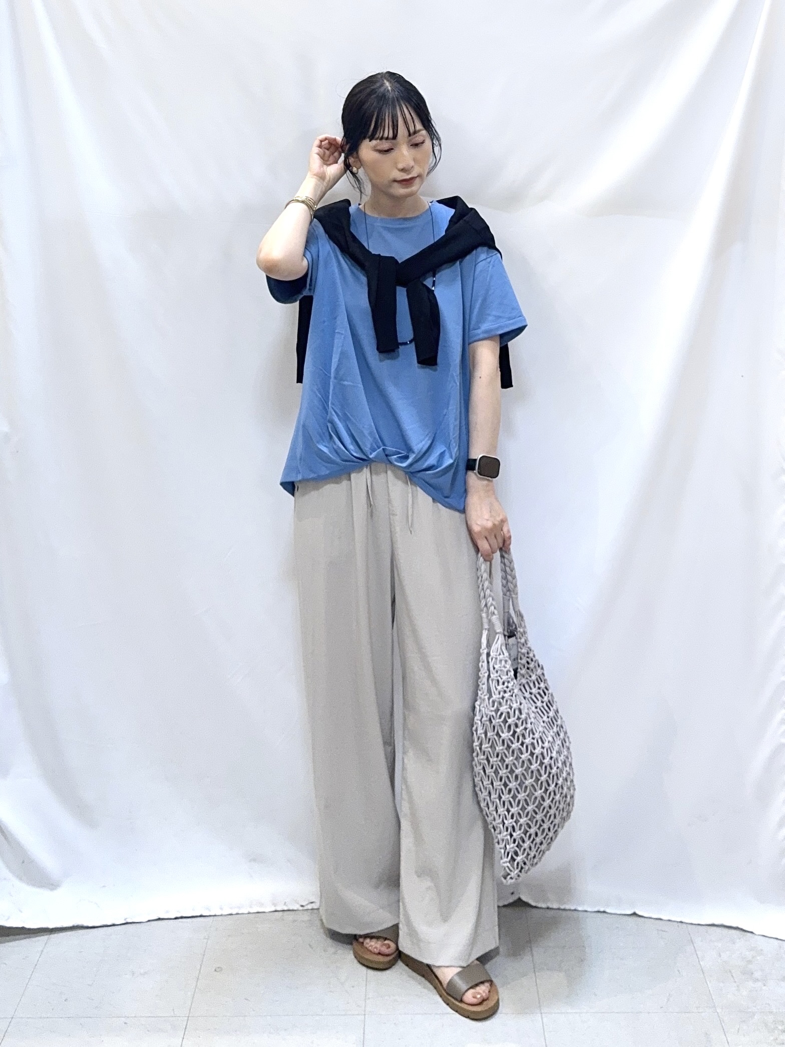 𝐇𝐢𝐫𝐨𝐦𝐢さんの「SHOO･LA･RUE｜【体型カバー/S-LL/洗濯機可】インせず決まる フロントタックデザインTシャツ」を使ったコーディネート