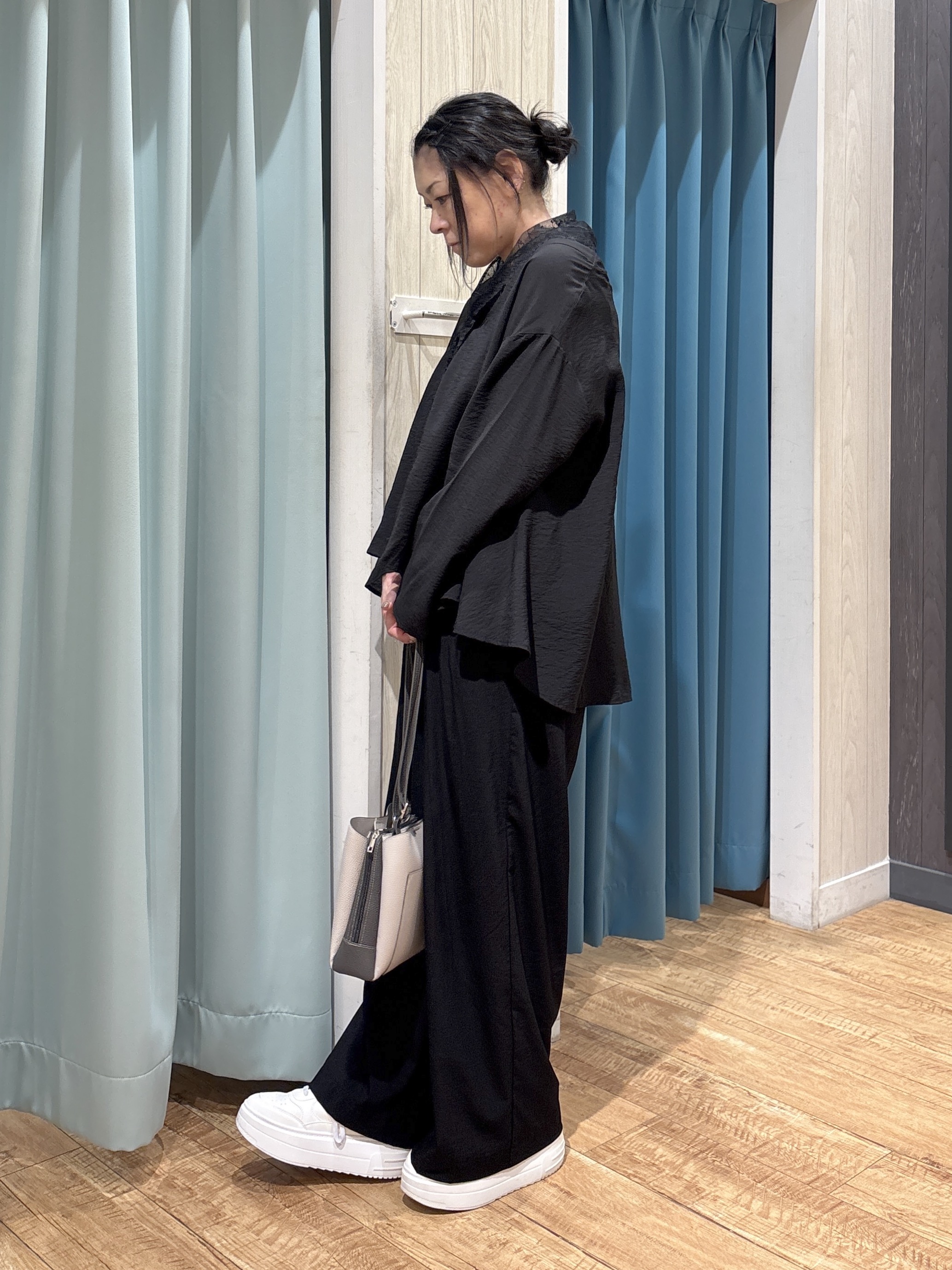 わかさんの「SHOO･LA･RUE｜【高レビュー/S-LL/洗濯機可/セットアップ可】着丈選べる 軽凛(かろりん) フラップイージーパン」を使ったコーディネート