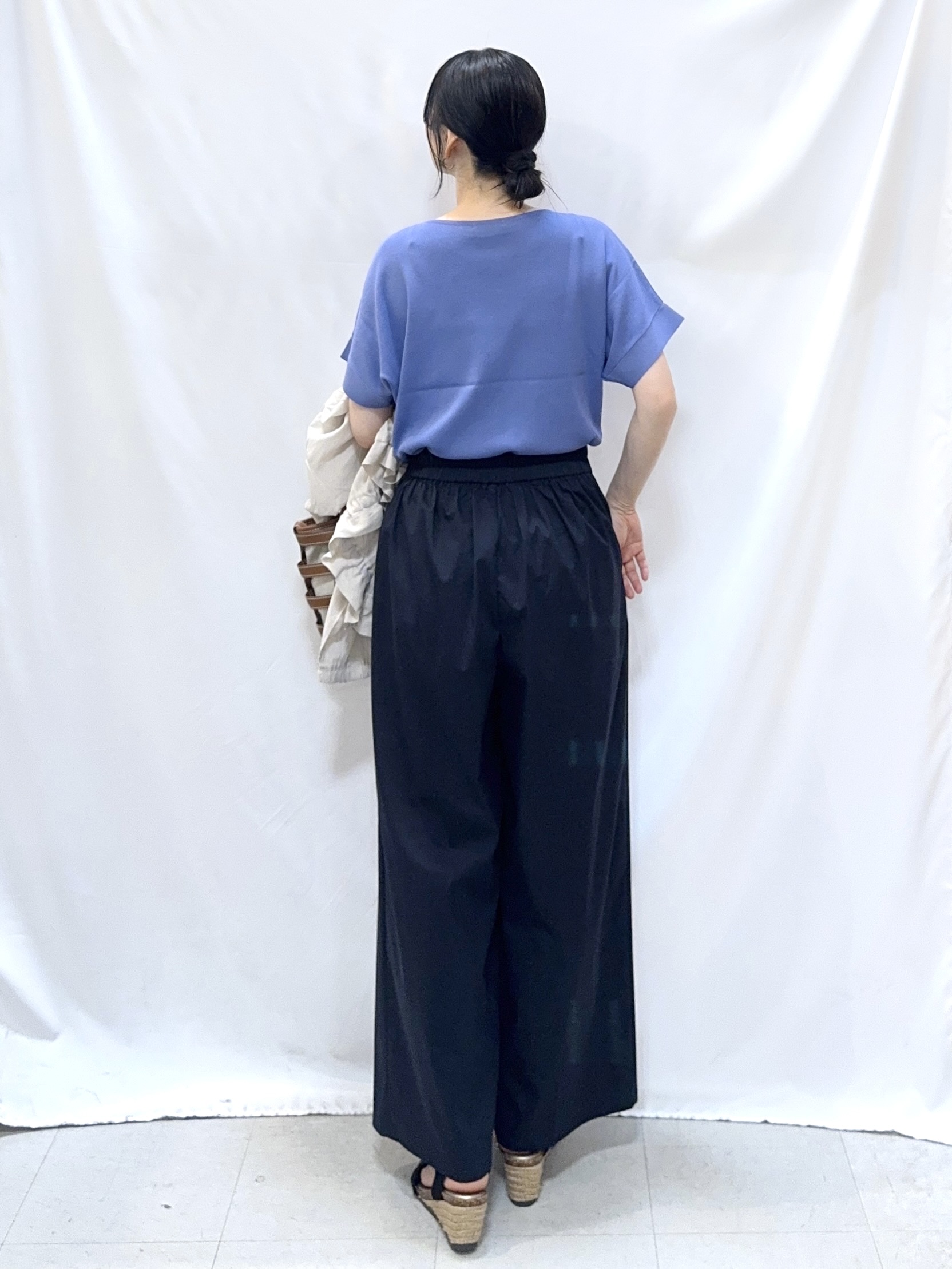 𝐇𝐢𝐫𝐨𝐦𝐢さんの「SHOO･LA･RUE｜【S-LL】軽やかな シアーライトブルゾン」を使ったコーディネート