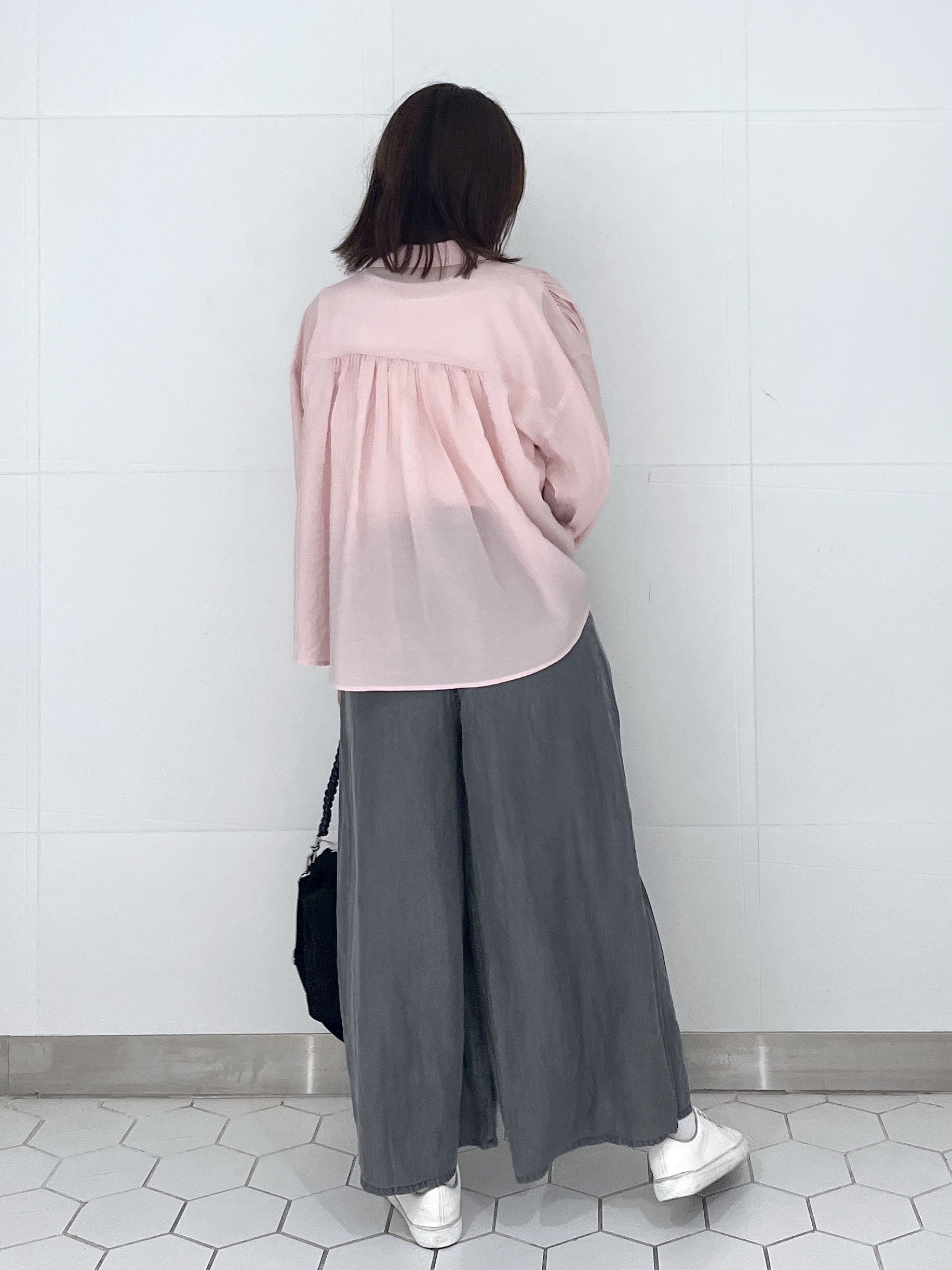 Makinoさんの「Dessin｜エアリーシアーブラウス」を使ったコーディネート