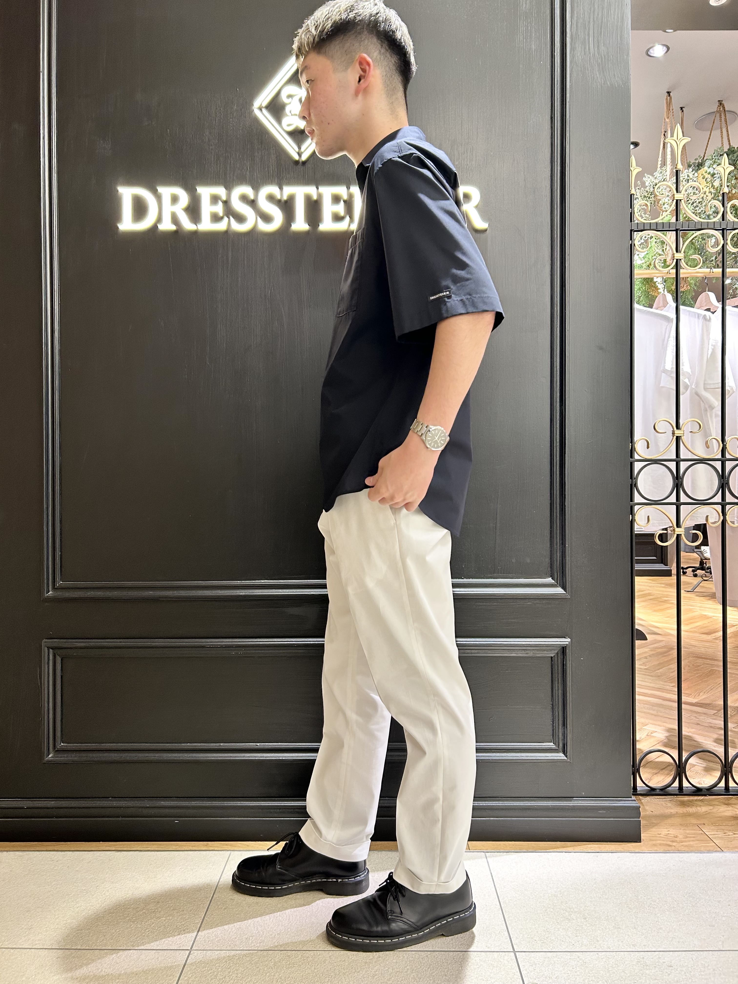 千葉亮太さんの「DRESSTERIOR｜◆イージーケア プルオーバーシャツ」を使ったコーディネート