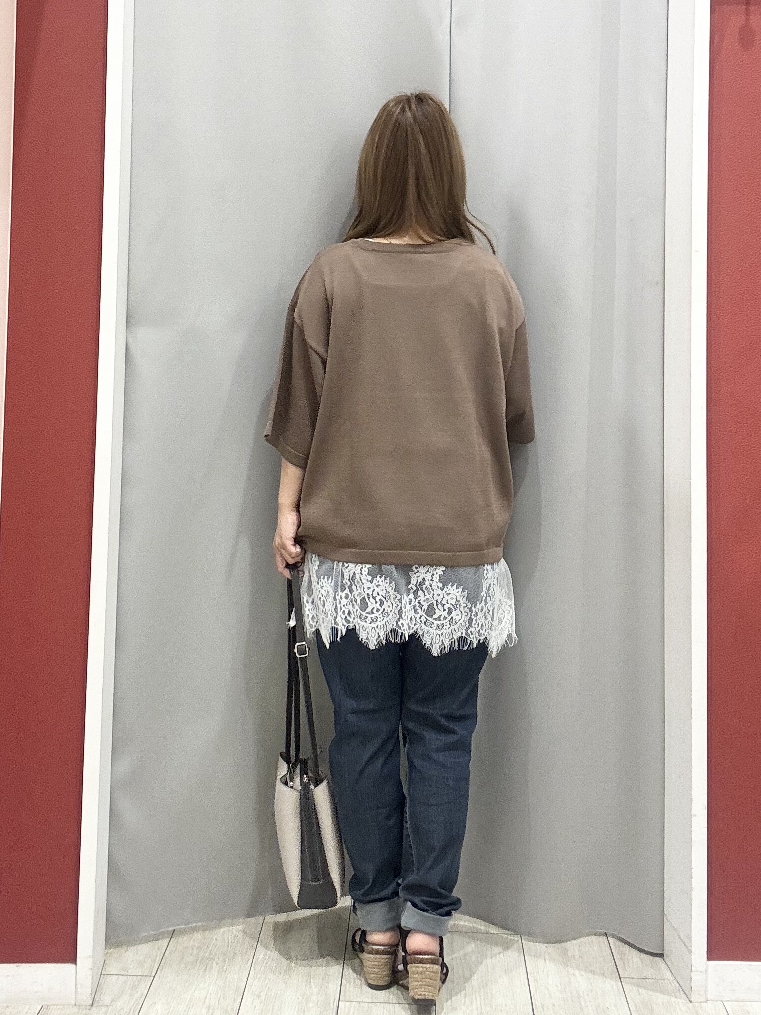 shioさんの「SHOO･LA･RUE｜【体型カバー】程よい透け感 デザインアソート 5分袖シアーニット」を使ったコーディネート