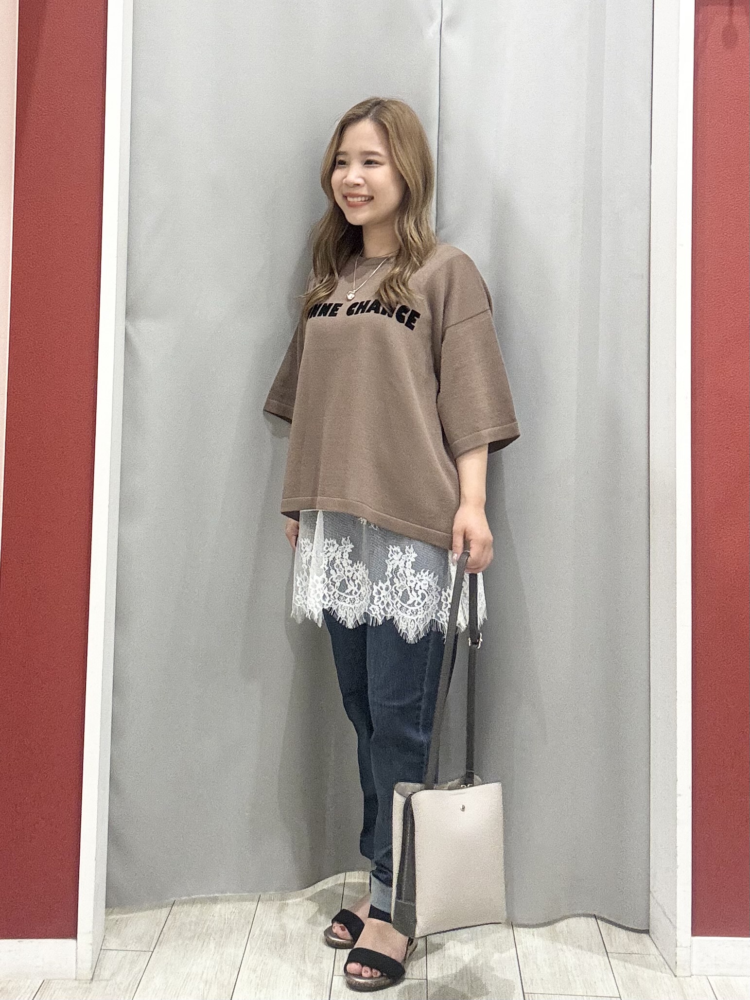 shioさんの「SHOO･LA･RUE｜【体型カバー】程よい透け感 デザインアソート 5分袖シアーニット」を使ったコーディネート