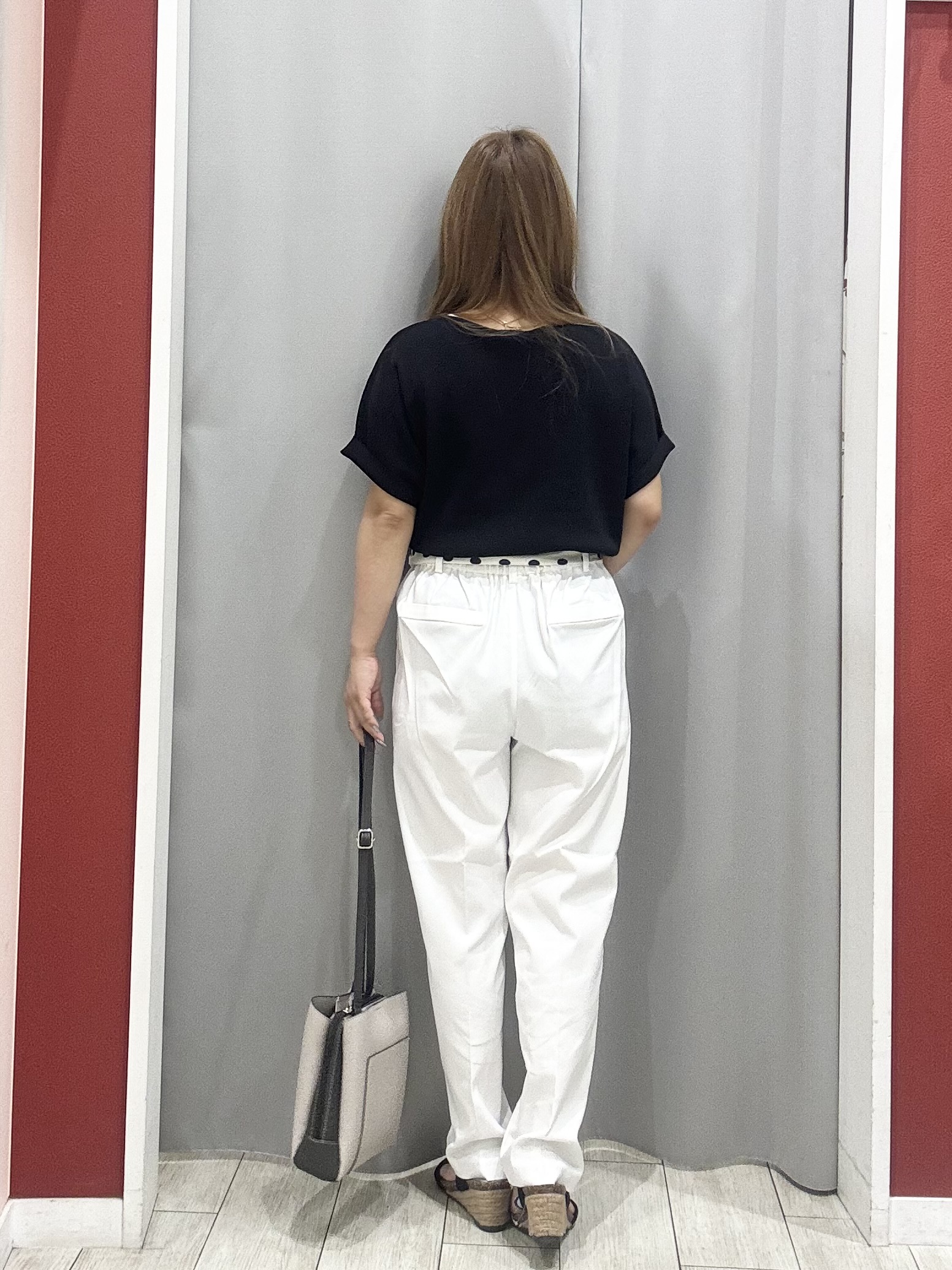 shioさんの「SHOO･LA･RUE｜【毎日洗える/UV】二の腕隠れる さらっとドルマン半袖ニット」を使ったコーディネート
