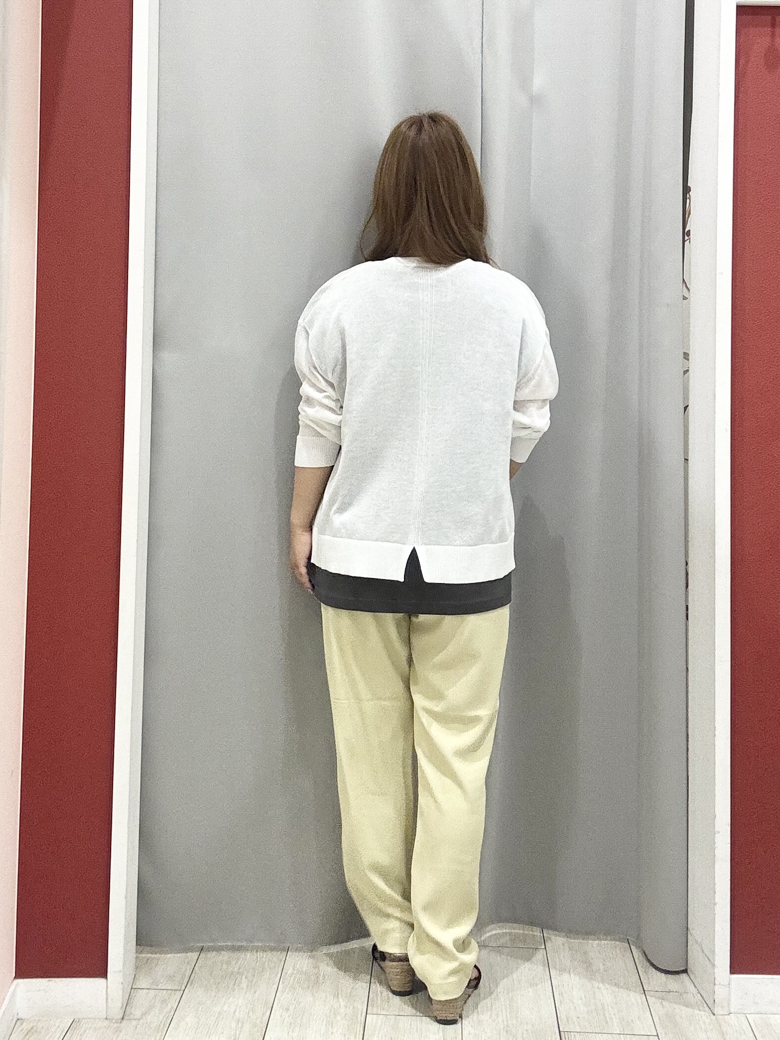 shioさんの「SHOO･LA･RUE｜【洗濯機可/S-LL】オンにもオフにも マルチに使えるボタンレスカーディガン」を使ったコーディネート