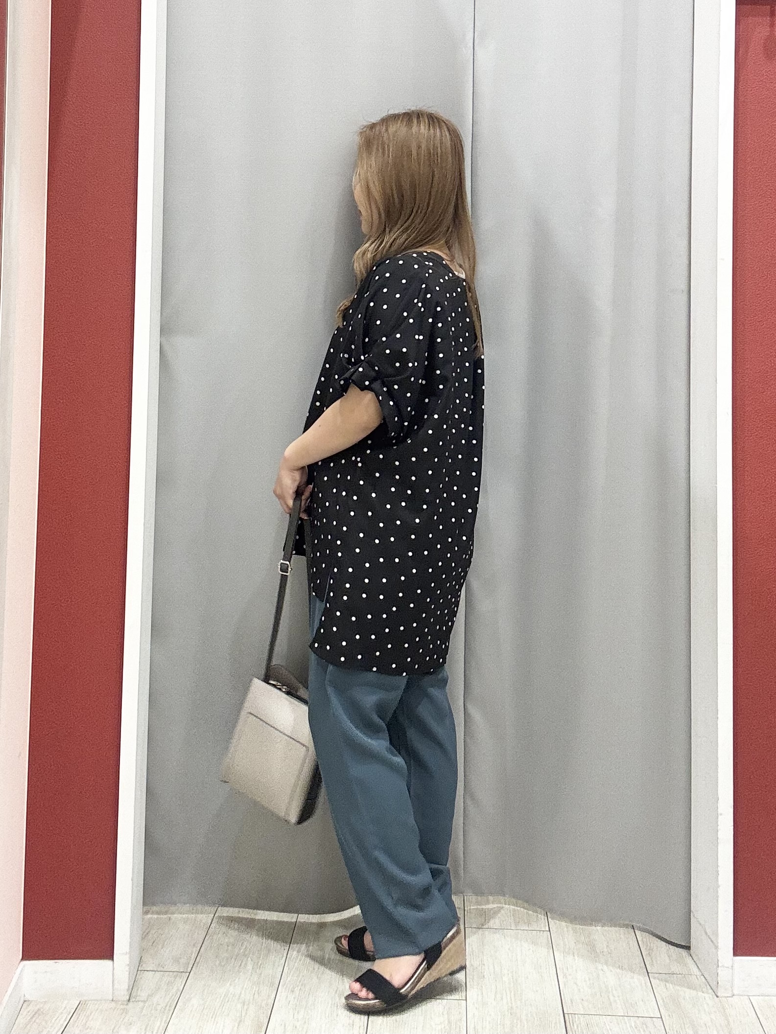 shioさんの「SHOO･LA･RUE｜【洗濯機可／洗濯後しわになりにくい】大人の甘さをプラスする ドット柄袖タックブラウス」を使ったコーディネート