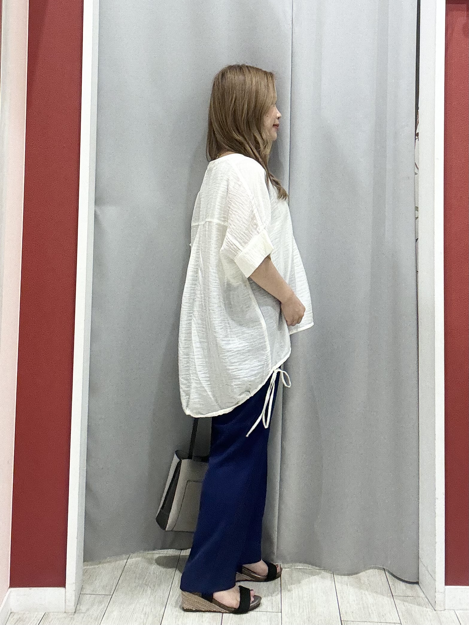 shioさんの「SHOO･LA･RUE｜【高レビュー/体型カバー】インせず着られる スキッパー裾リボンブラウス」を使ったコーディネート